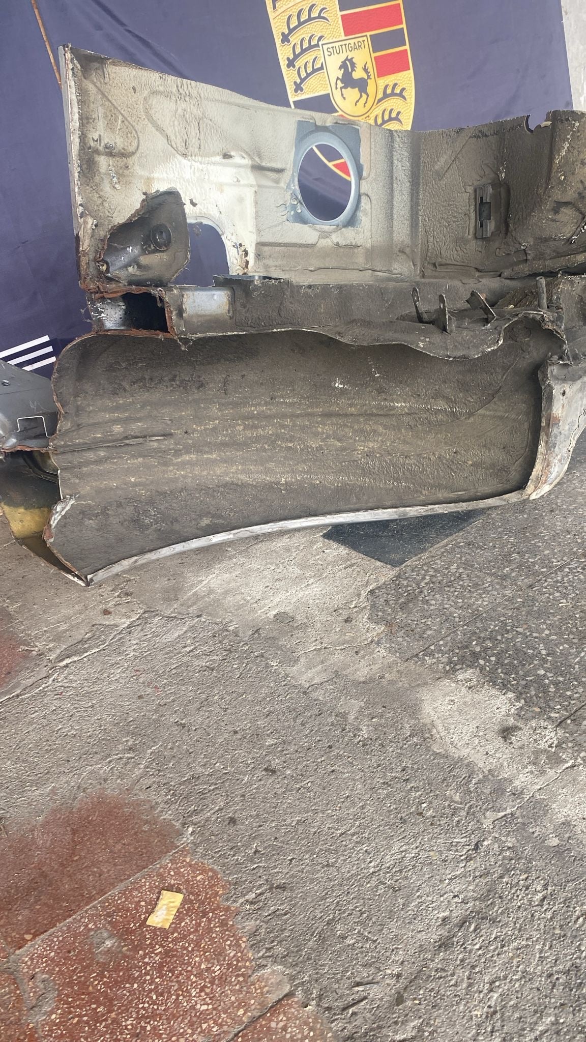 Porsche 944 Right side cut, rear fender 94450390403,