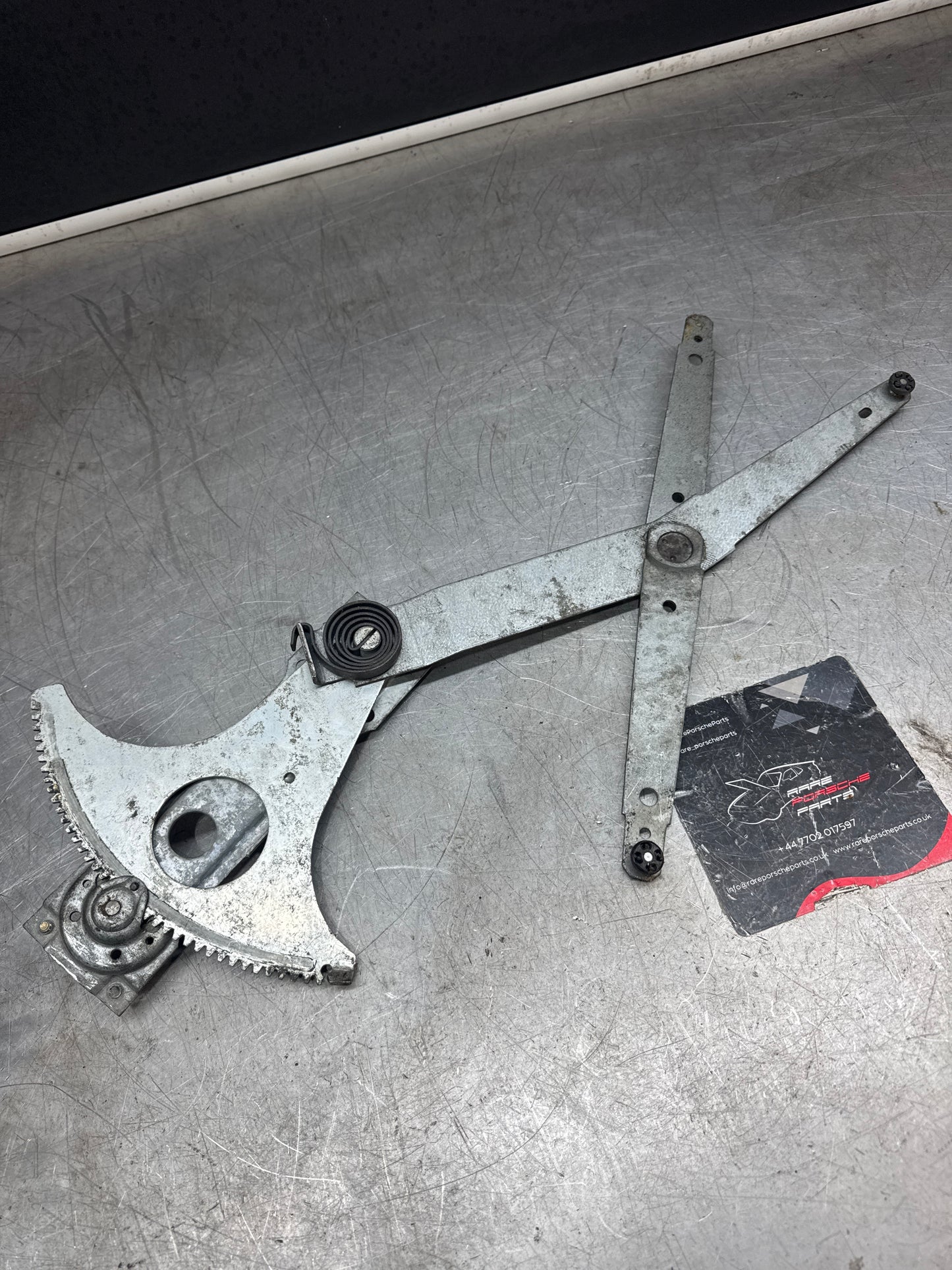Porsche 968 club sport manual window regulator. Good condition. Left side. 477837441A