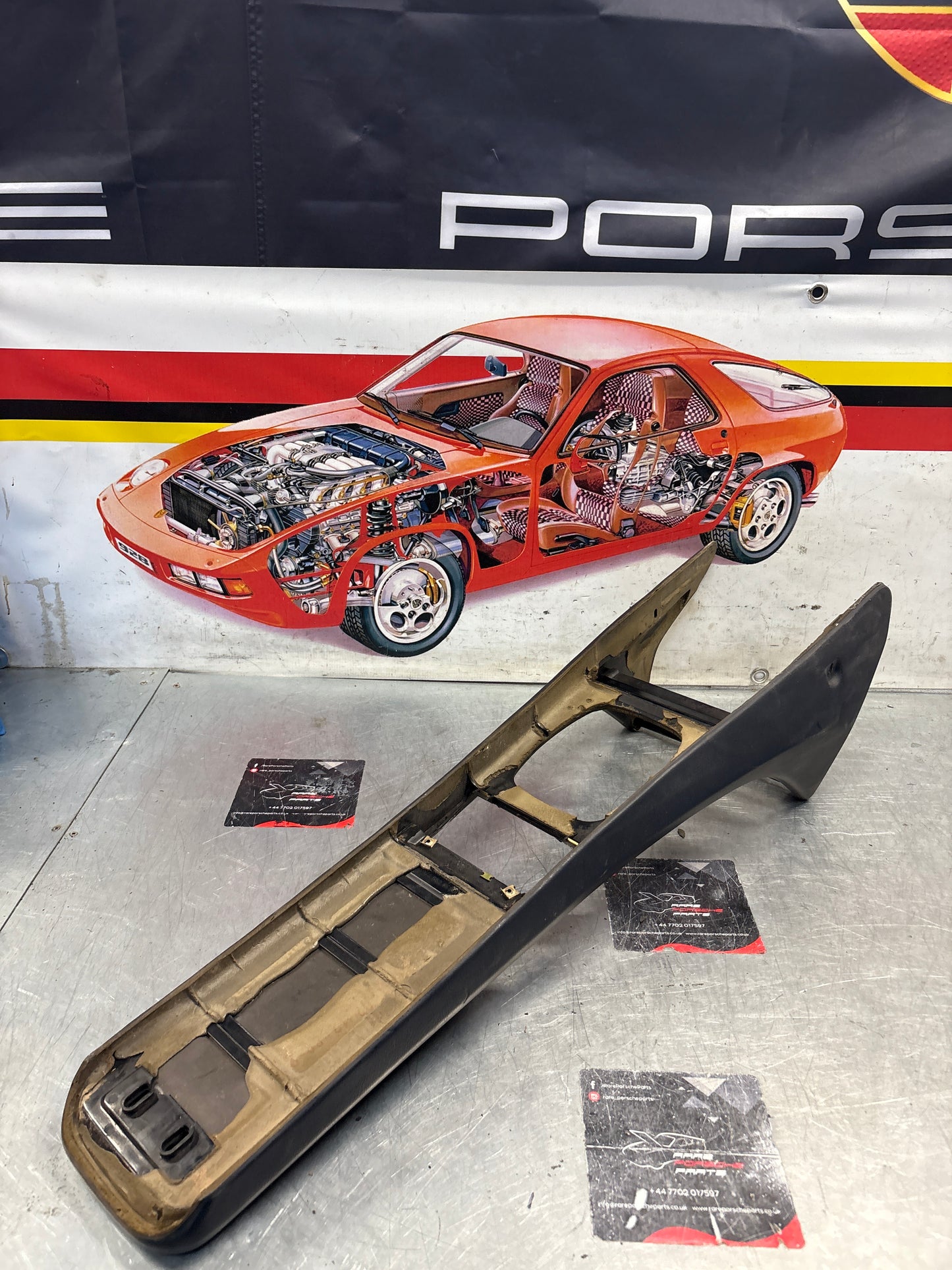 Porsche 944 centre console marine blue 94455205100 used