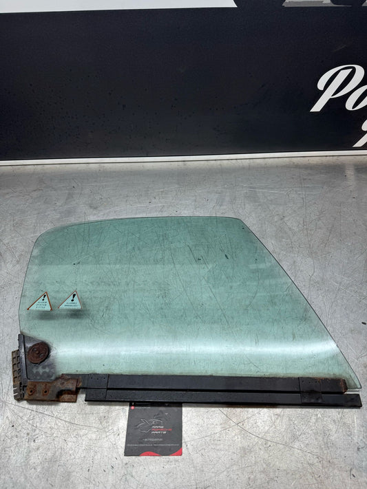 Porsche 944 S2 Cabriolet/ Convertible front door glass right side 94154290410 used