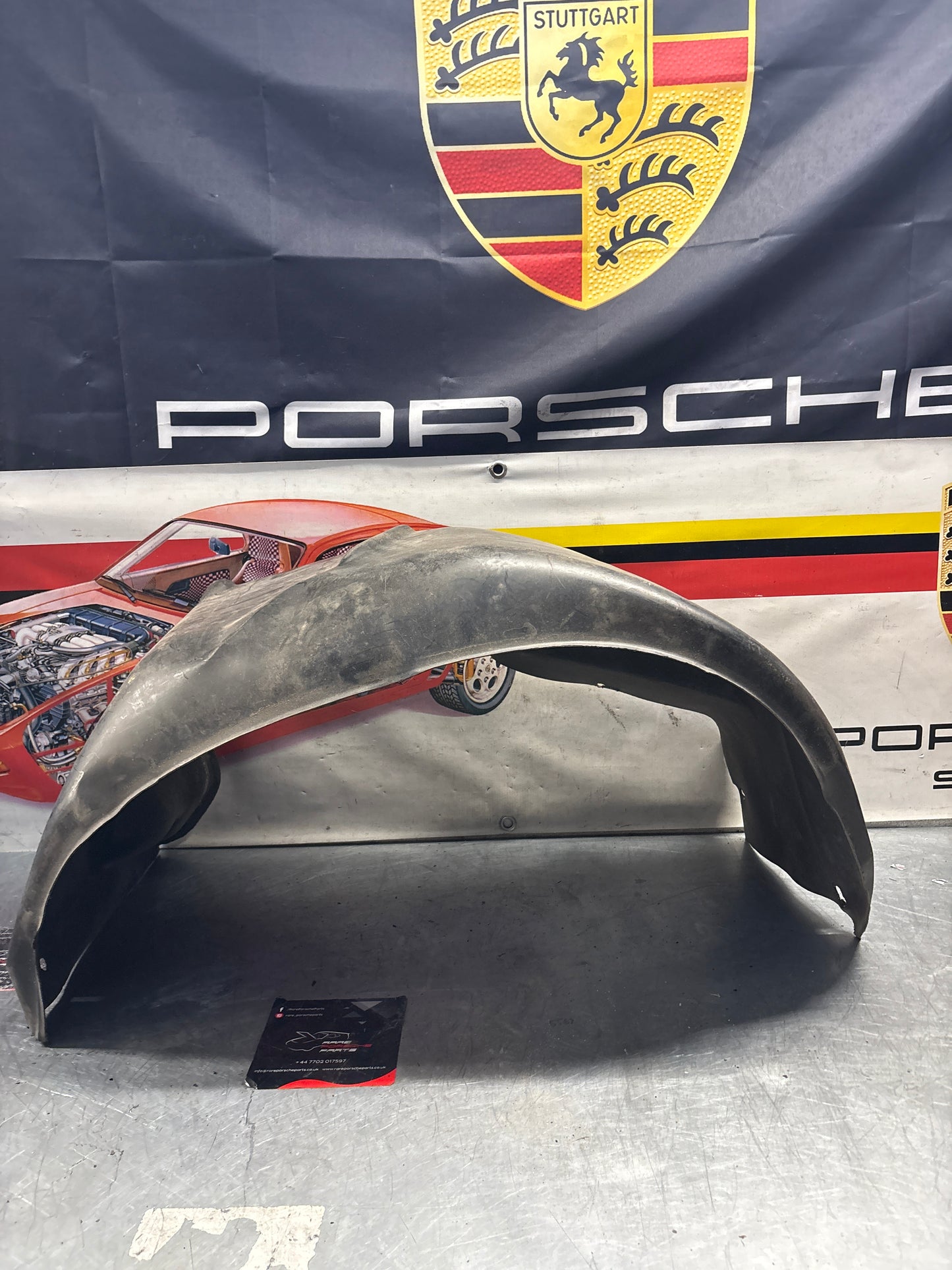 Porsche 928 wheel arch liner Left 92850438105 Used