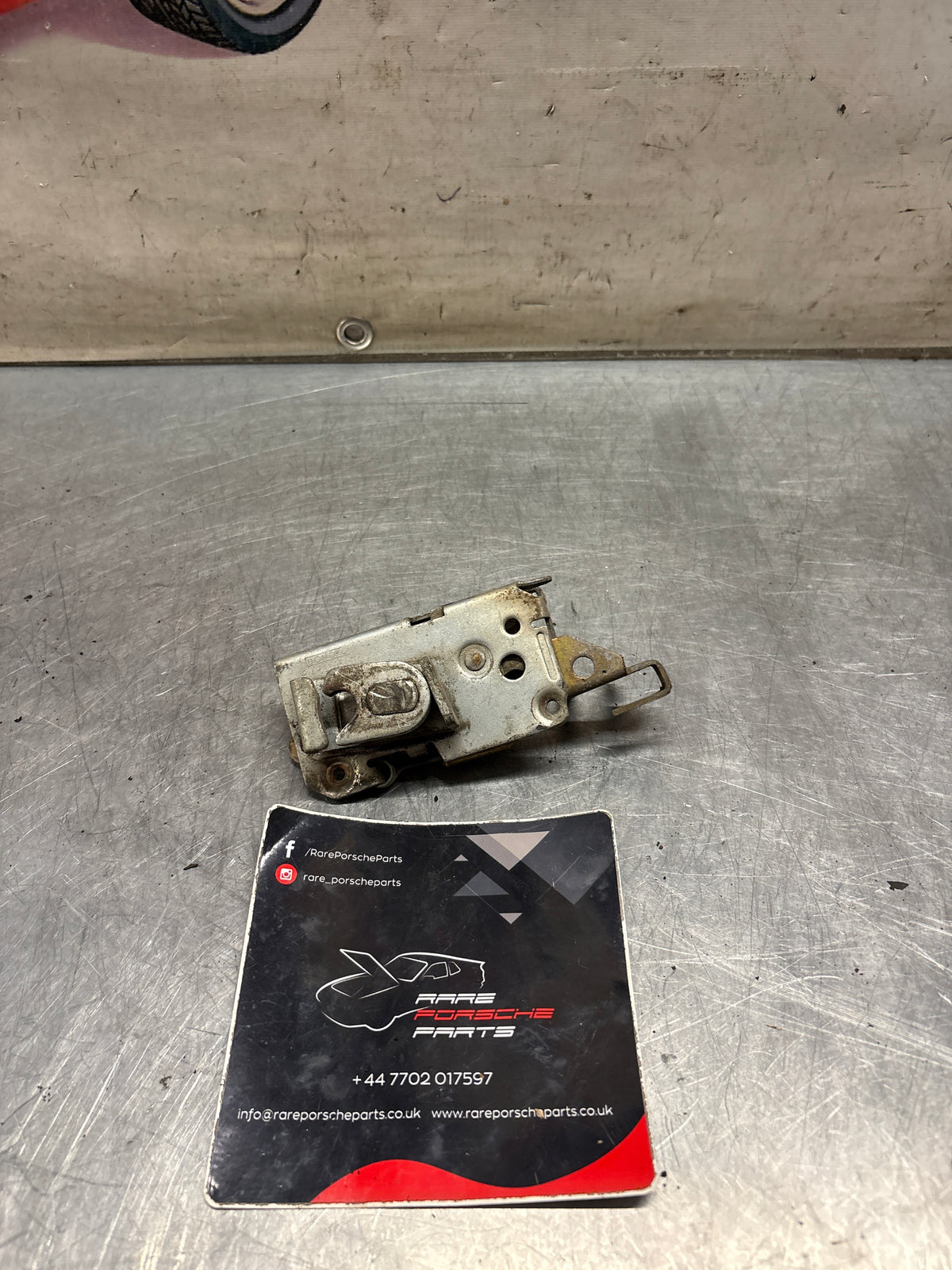 Porsche 914 trunk lock, used 91453105411
