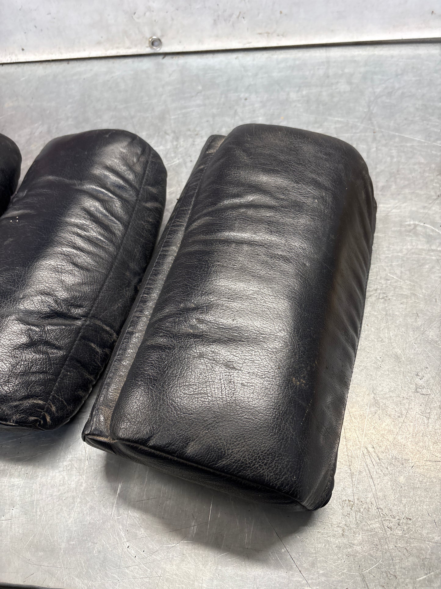 Porsche 928 rear left seat and center + upper cushion, used, black 92852205951 / 92852208751 / 92852204550