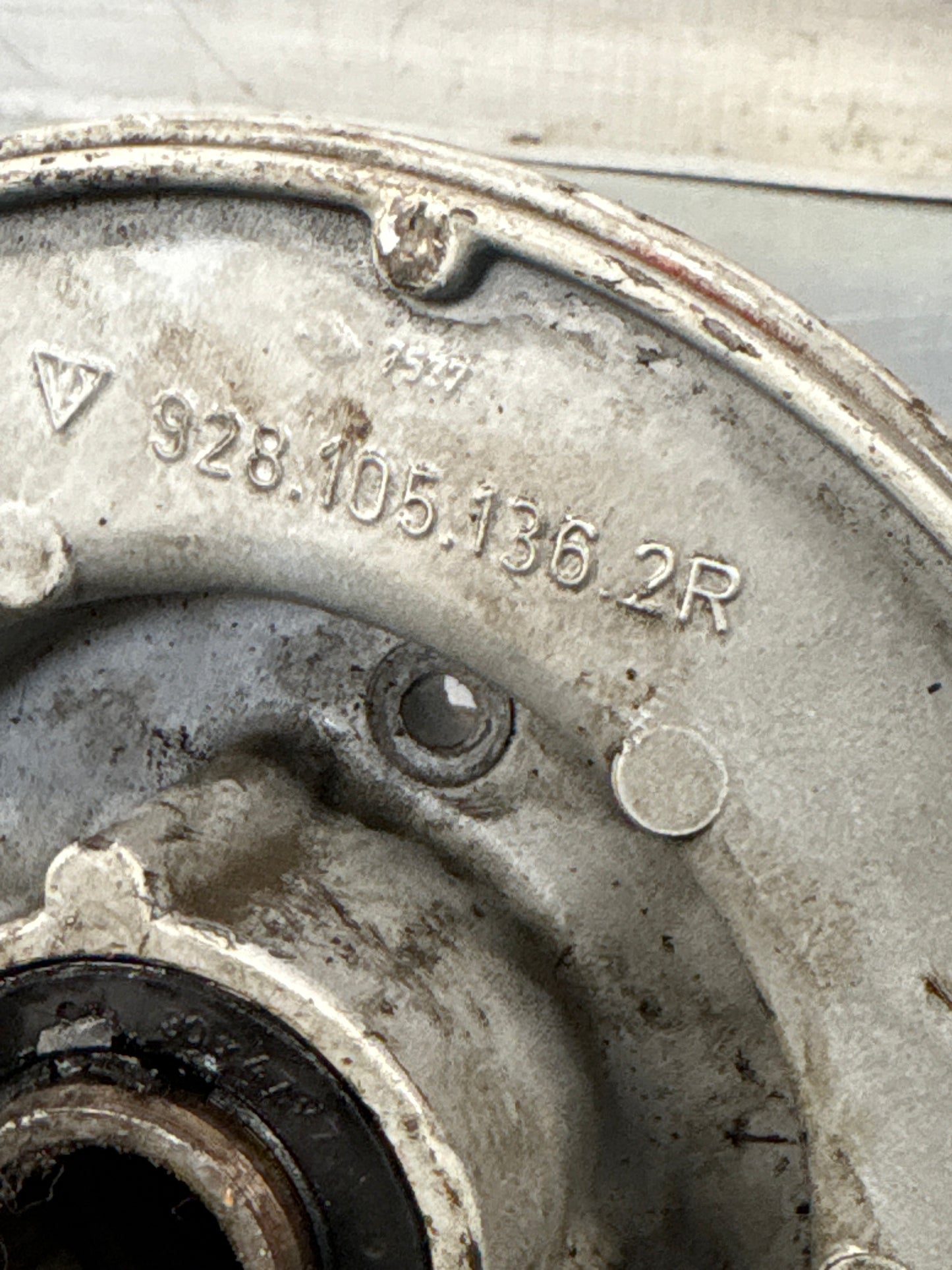 Porsche 928 Oil pump housing, used 9281051362R