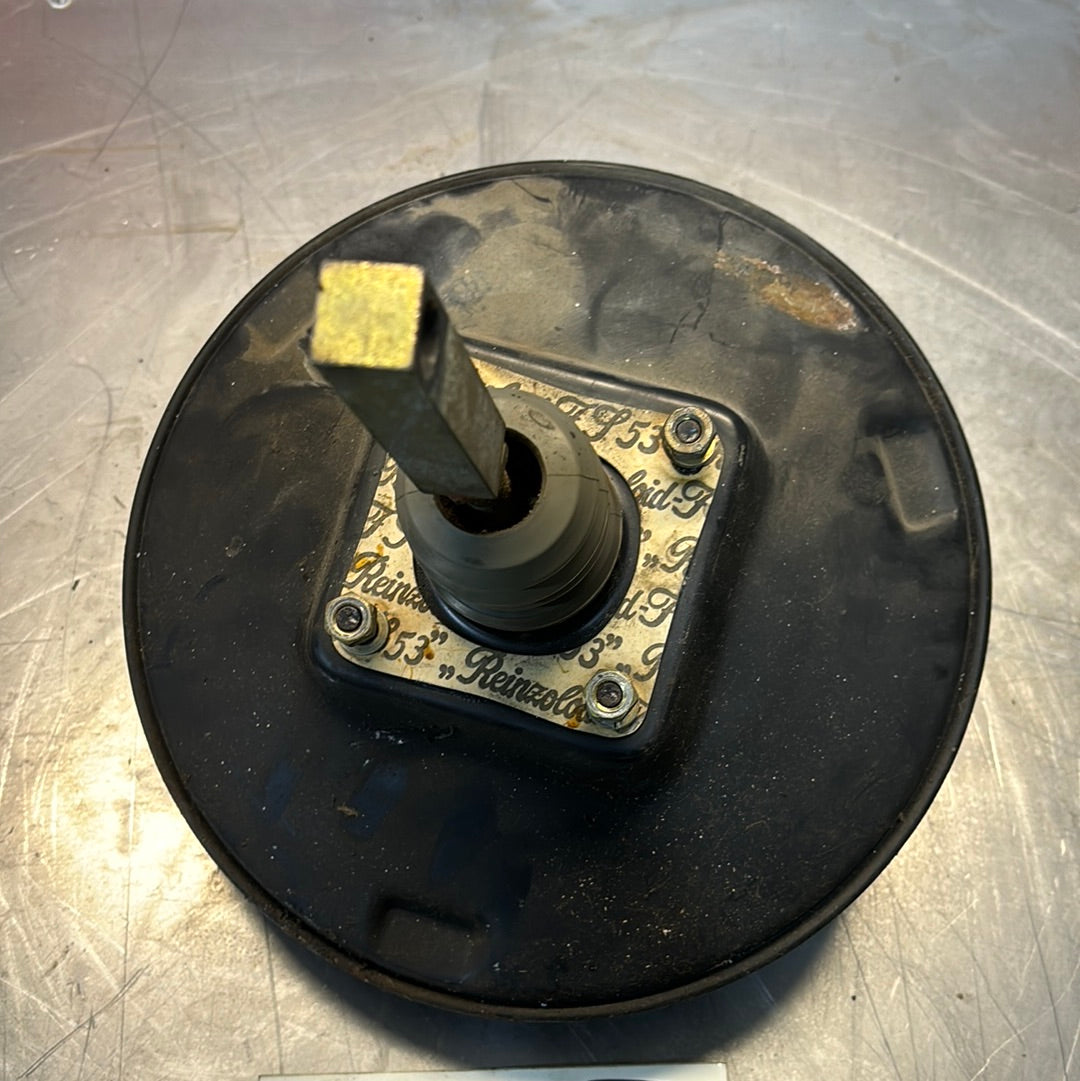 Porsche 928 brake booster, used 92835502504 Rare Porsche Parts