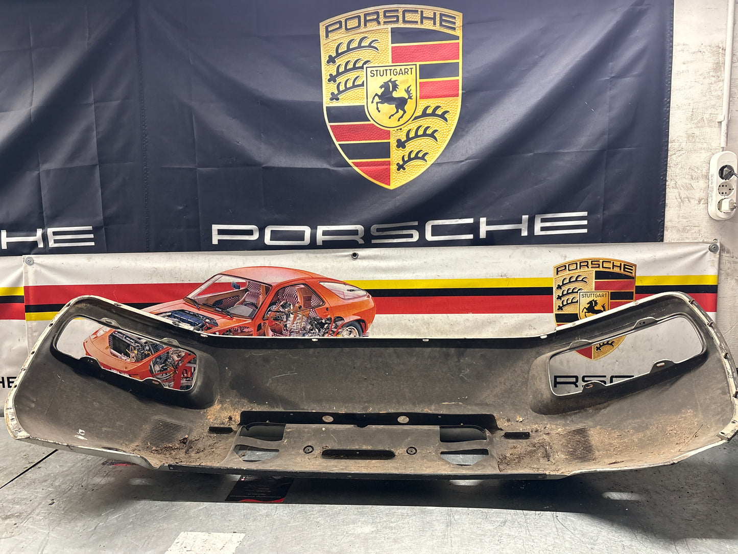 Porsche 928 rear bumper, used 928505023