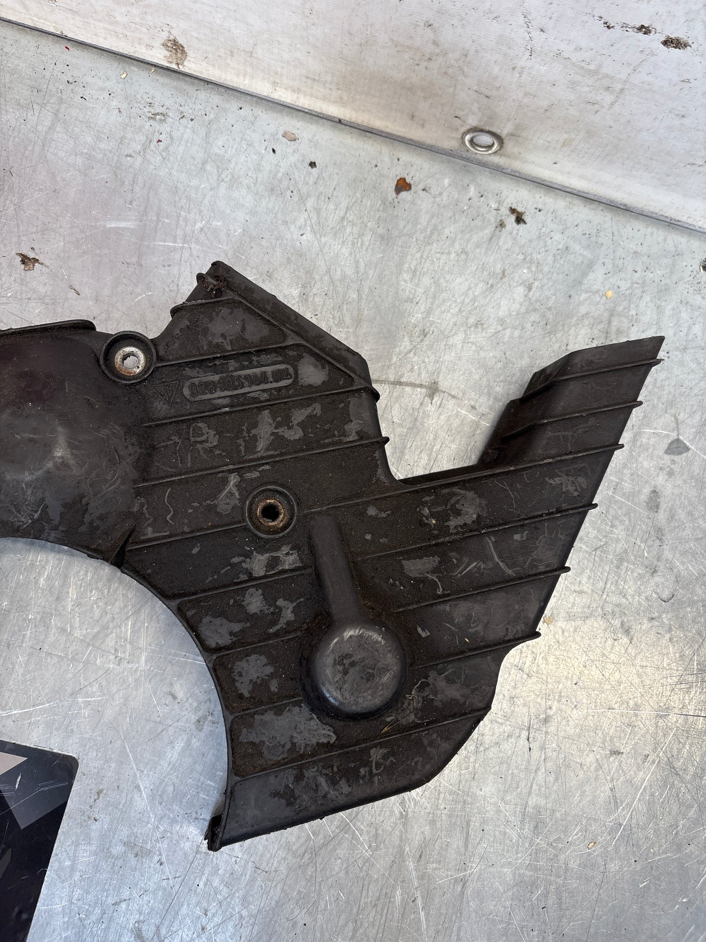 Porsche 928 central cam belt cover, used 92810514404