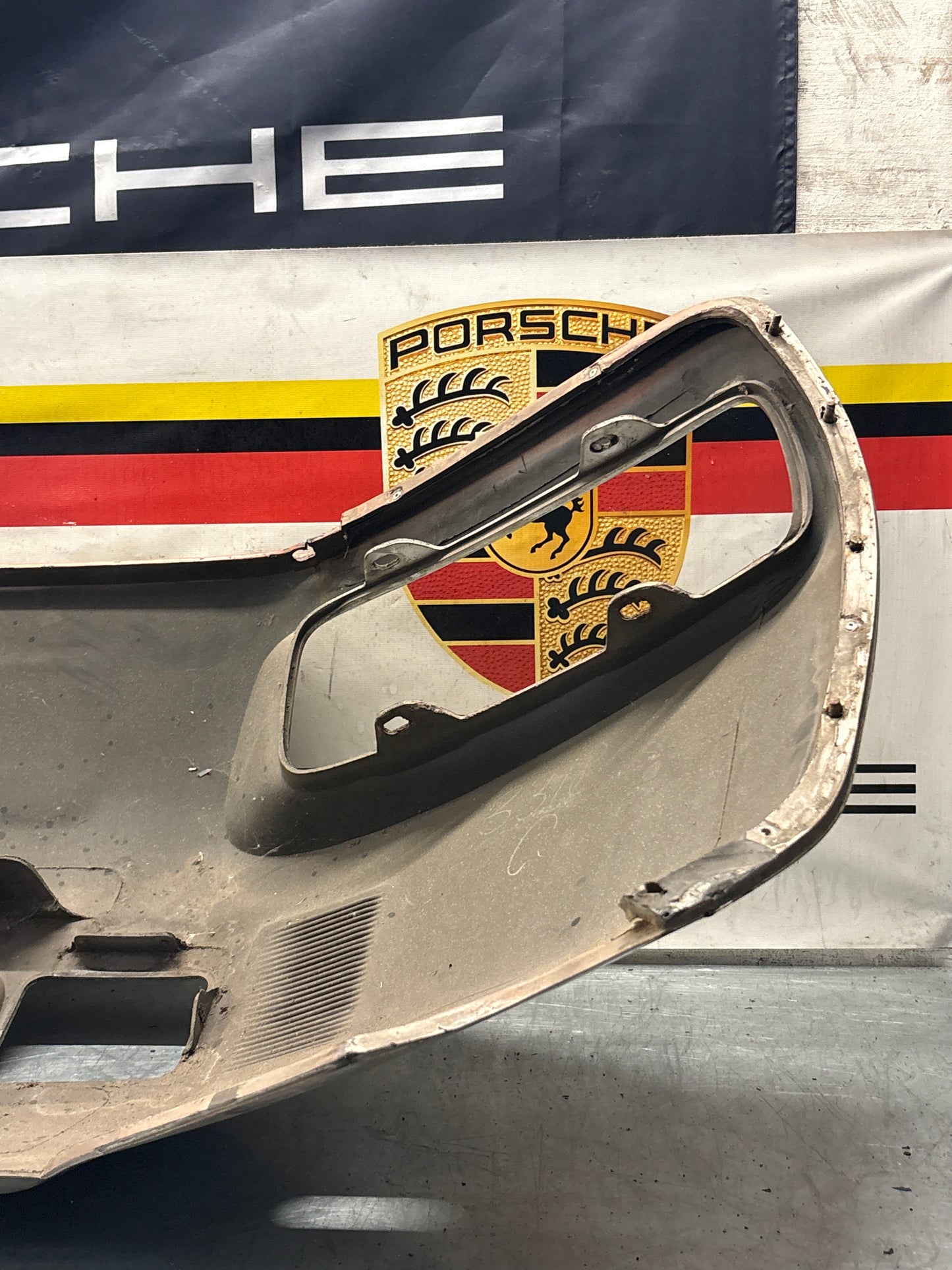 Porsche 928S rear bumper, used 928505023 / 474181