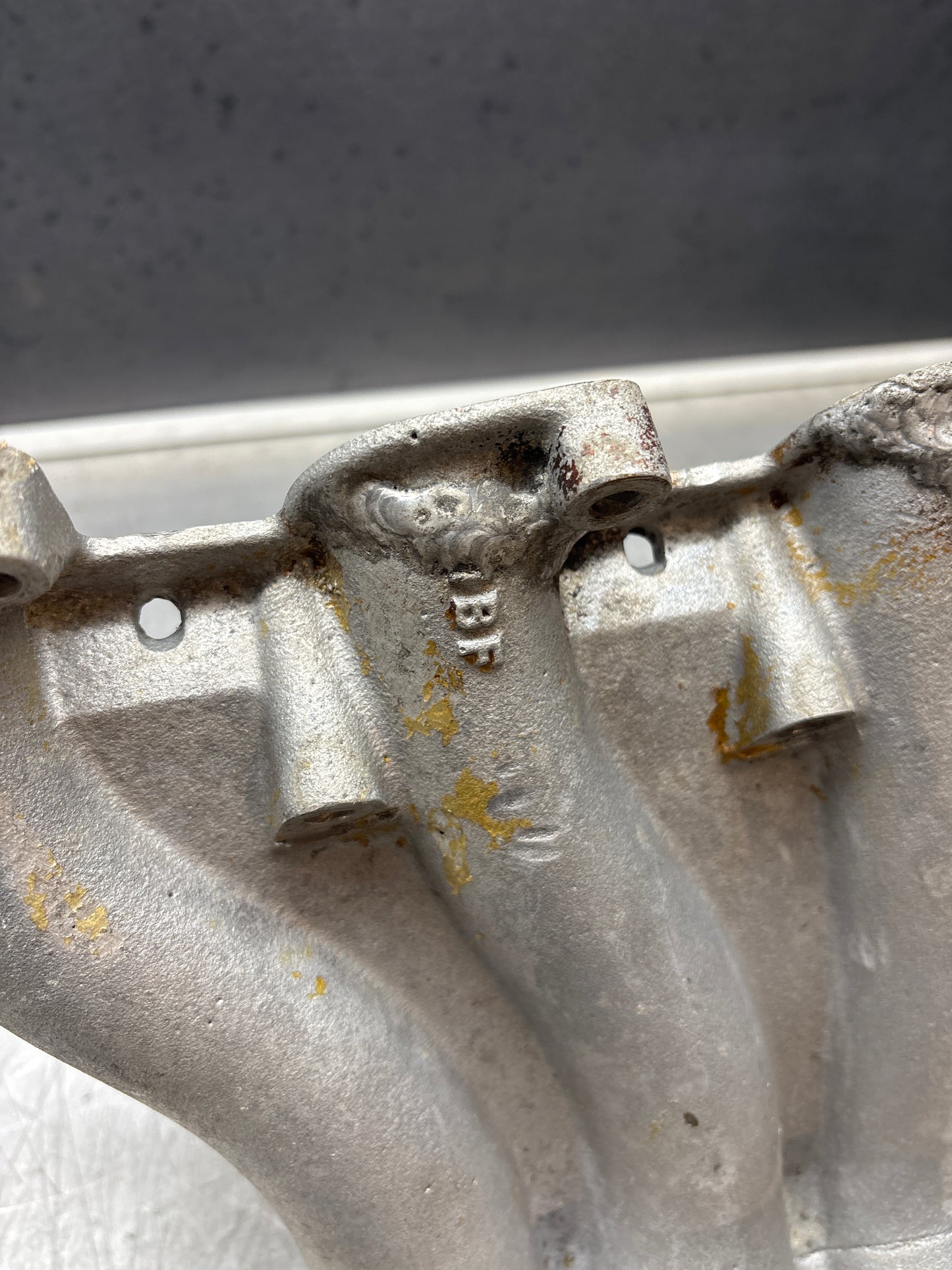 Porsche 924 turbo S2 inlet manifold. 9311101417R used, welded!!!