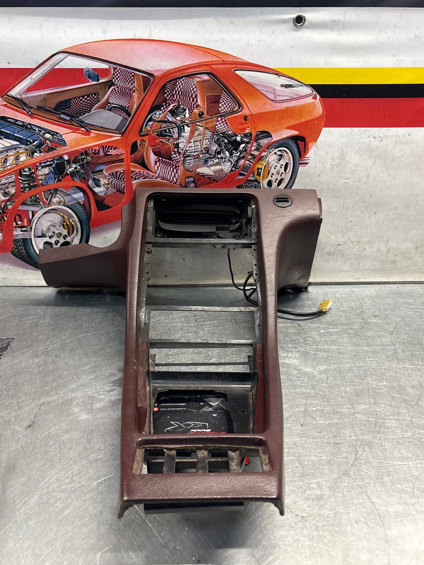 Porsche 928 Center console, used 92855206304 burgundy