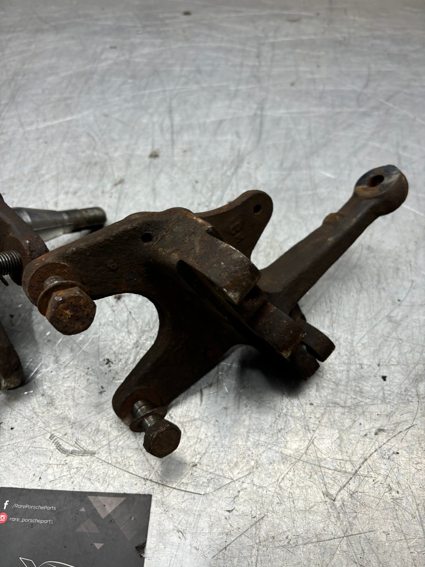 Porsche 924 76-78 pair of Front Spindle, knuckle, 477407312G 477407311G, used