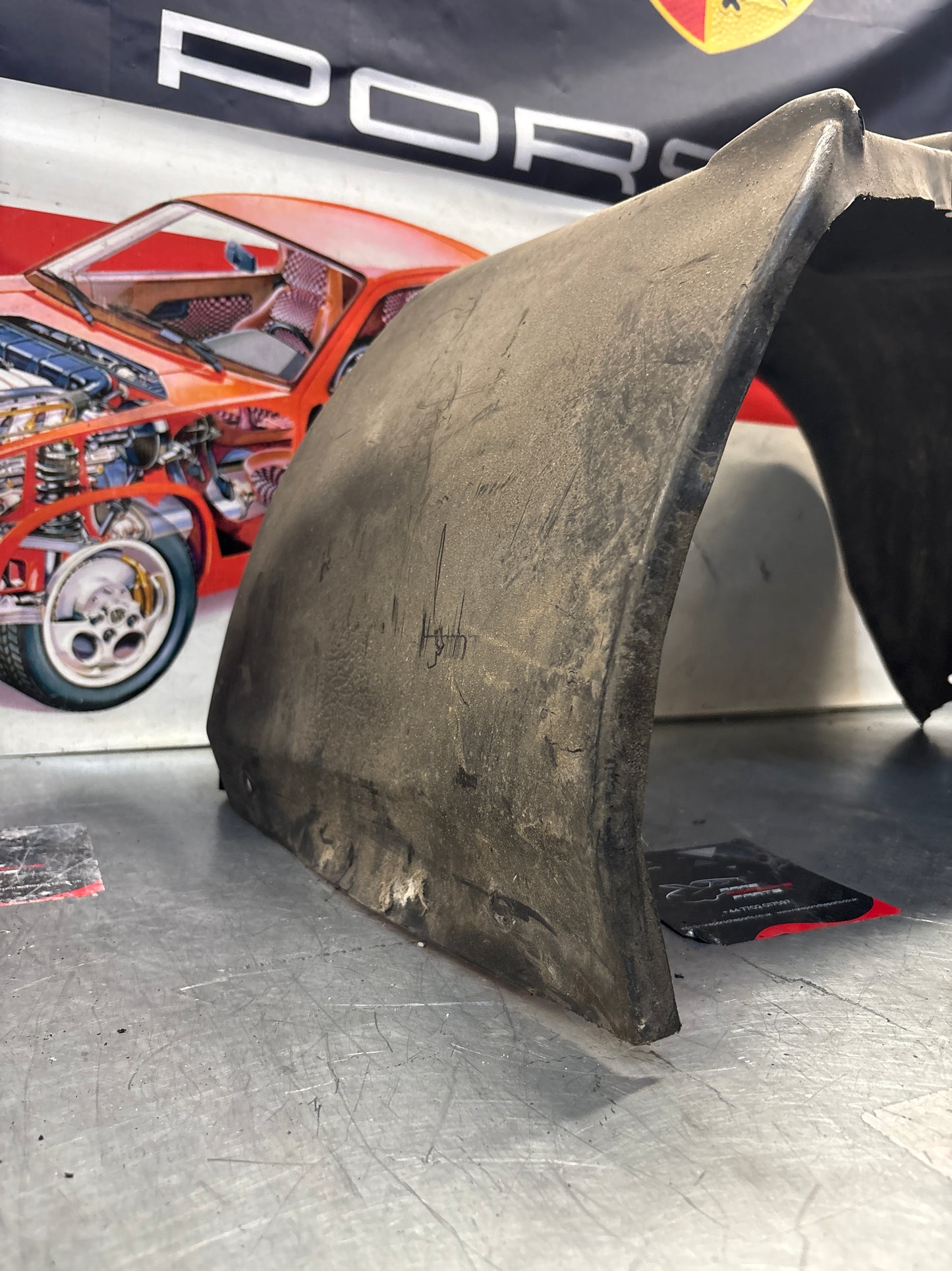 Porsche 928 wheel arch liner  Right 92850438205 Used