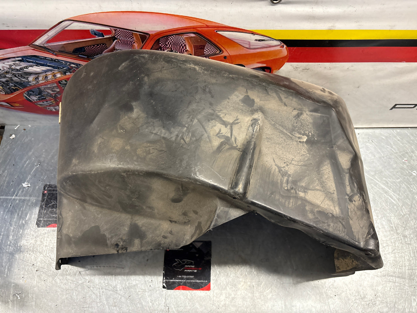 Porsche 928 wheel arch liner Left 92850438105 Used