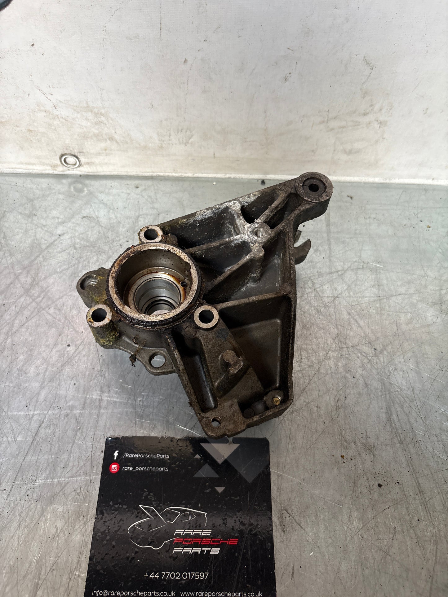 Porsche 944 Balance Shaft Mount Bearing Housing 9441011425R , used