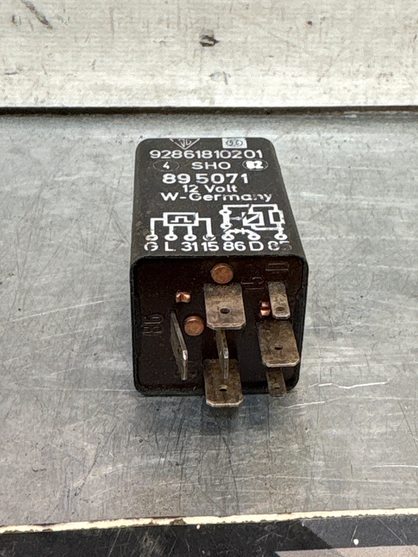 Porsche 928 seat belt relay, used 92861810201