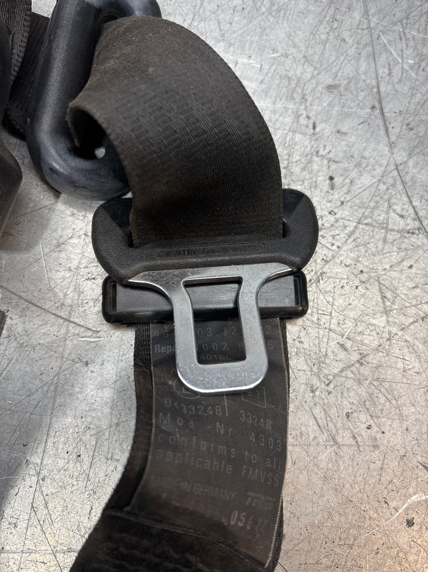 Porsche 964 993 front left N/S seat belt 96480312502 used