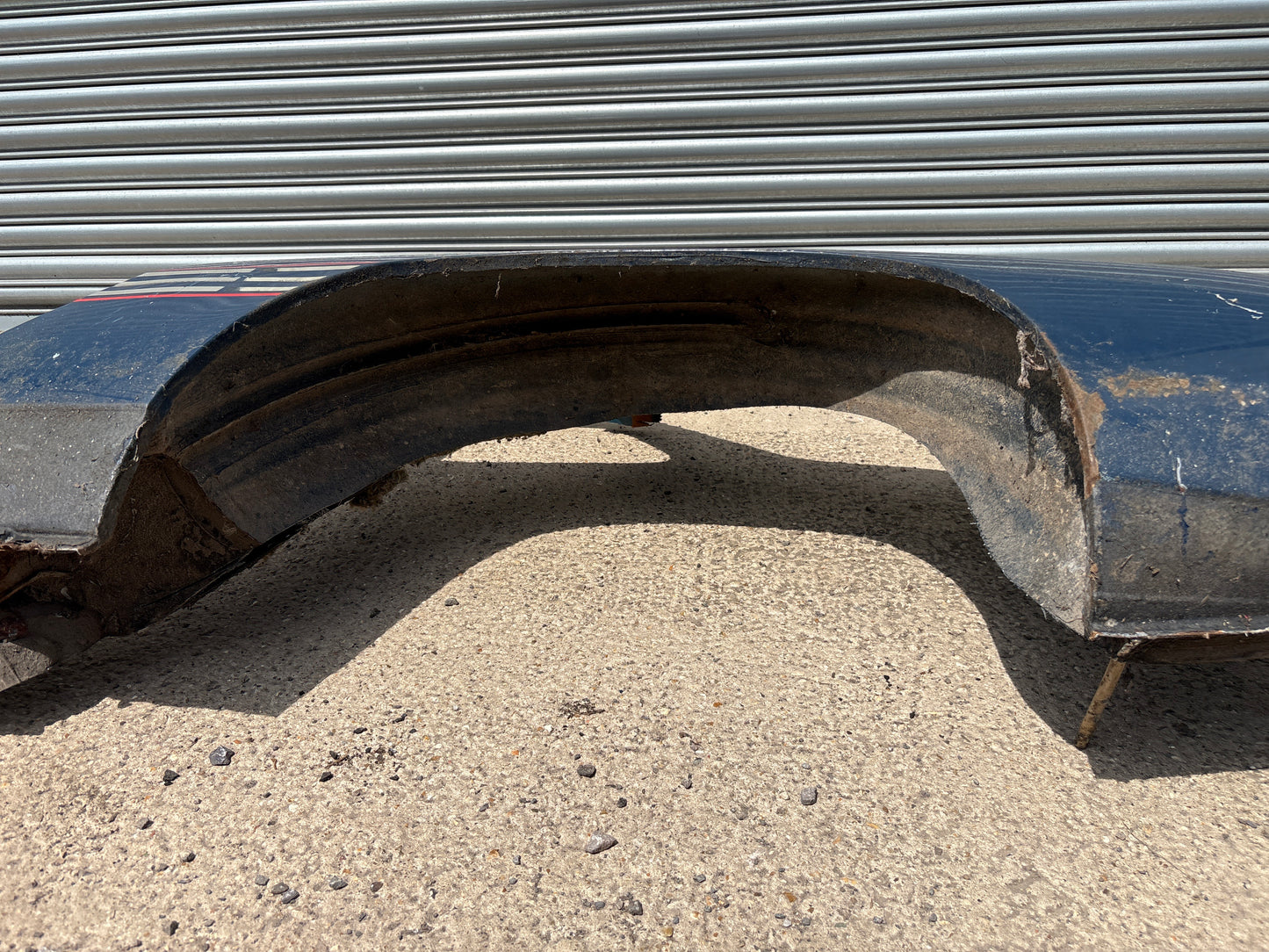 Porsche 924 1983 left side cut, rear fender with sill