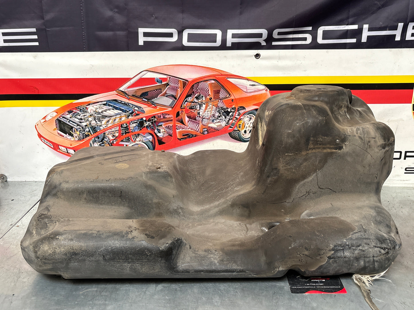 Porsche 944 plastic fuel tank, 95120102103, study photos