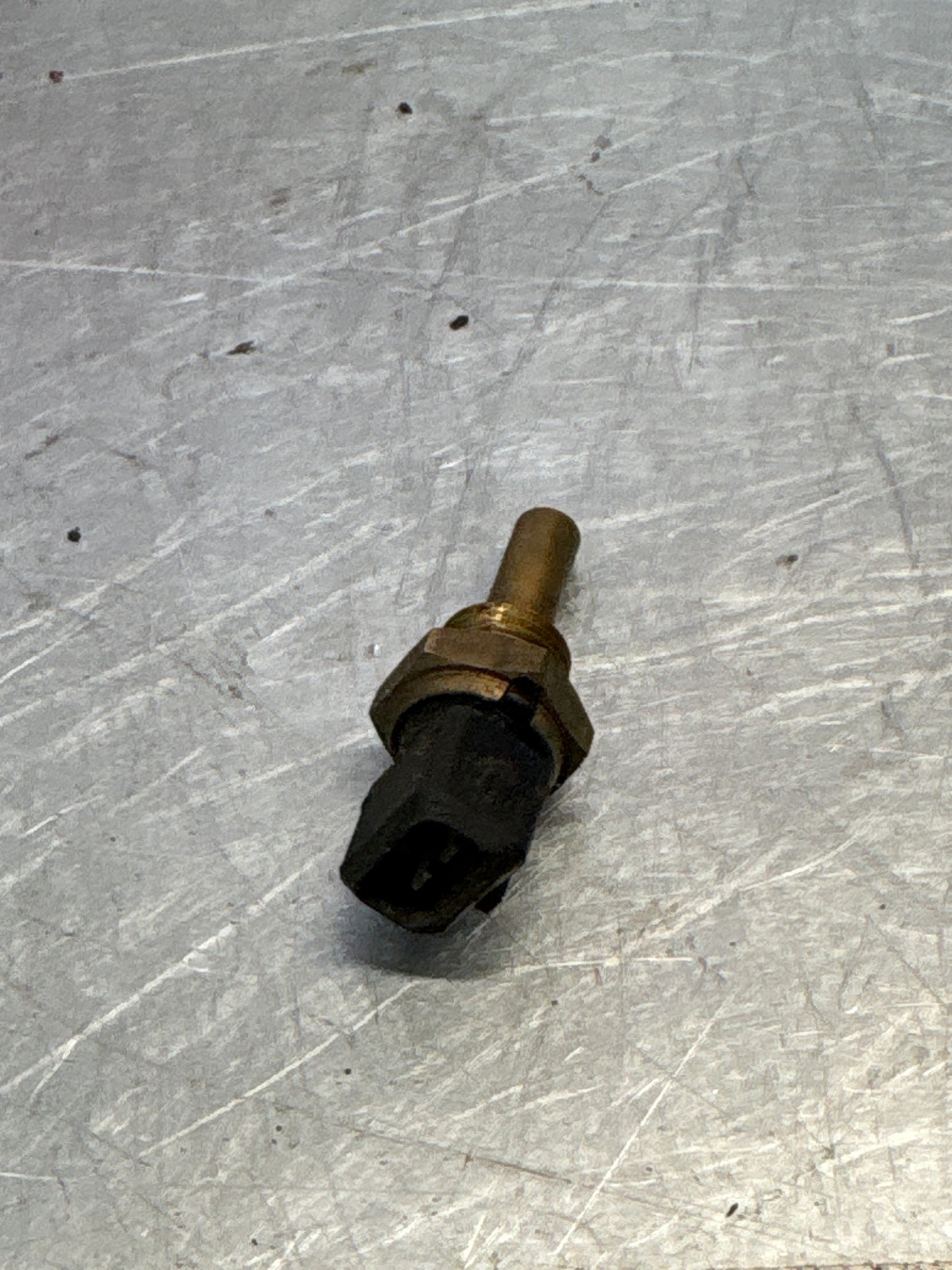 Porsche 911 964 / 993 oil cooler temperature sensor, used 96462411000