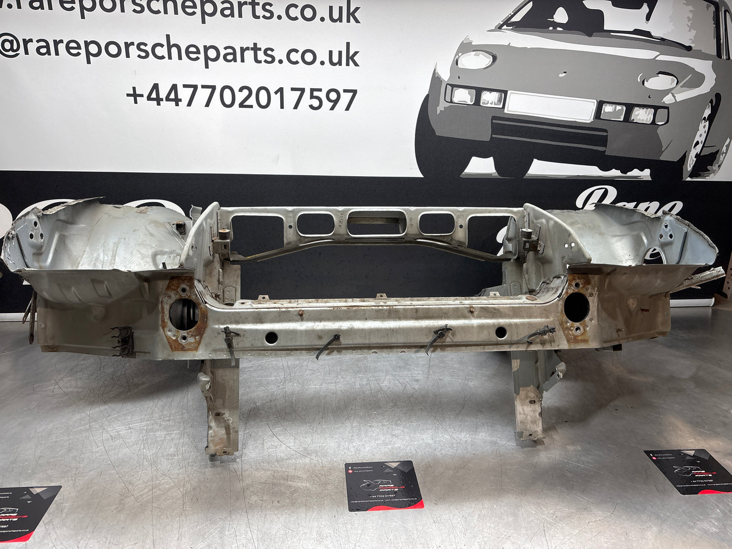 Porsche 944 Turbo / S / S2 Front end section cut