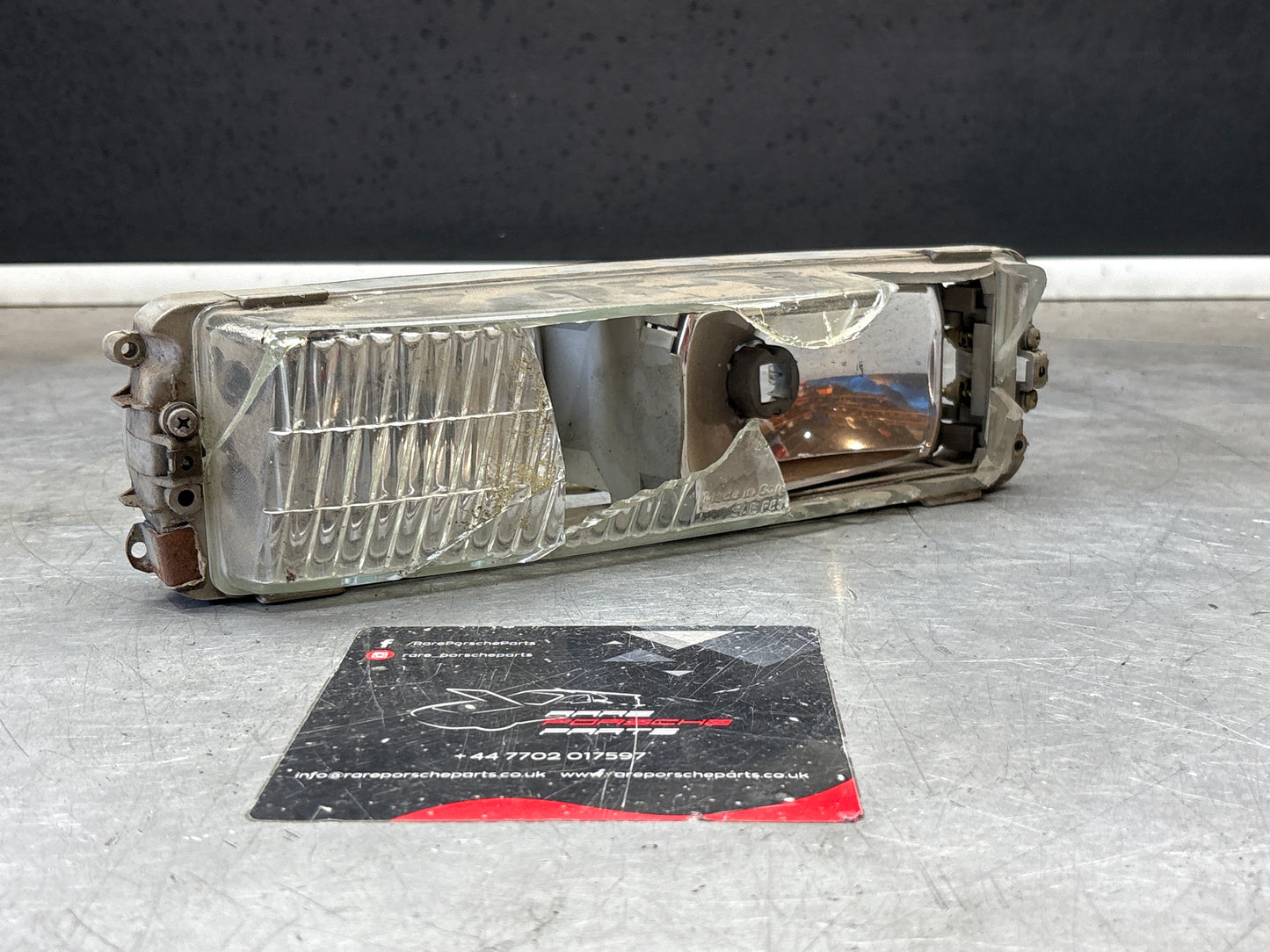Porsche 944 S2 Turbo Right foglight 95163121100 / 0305200701