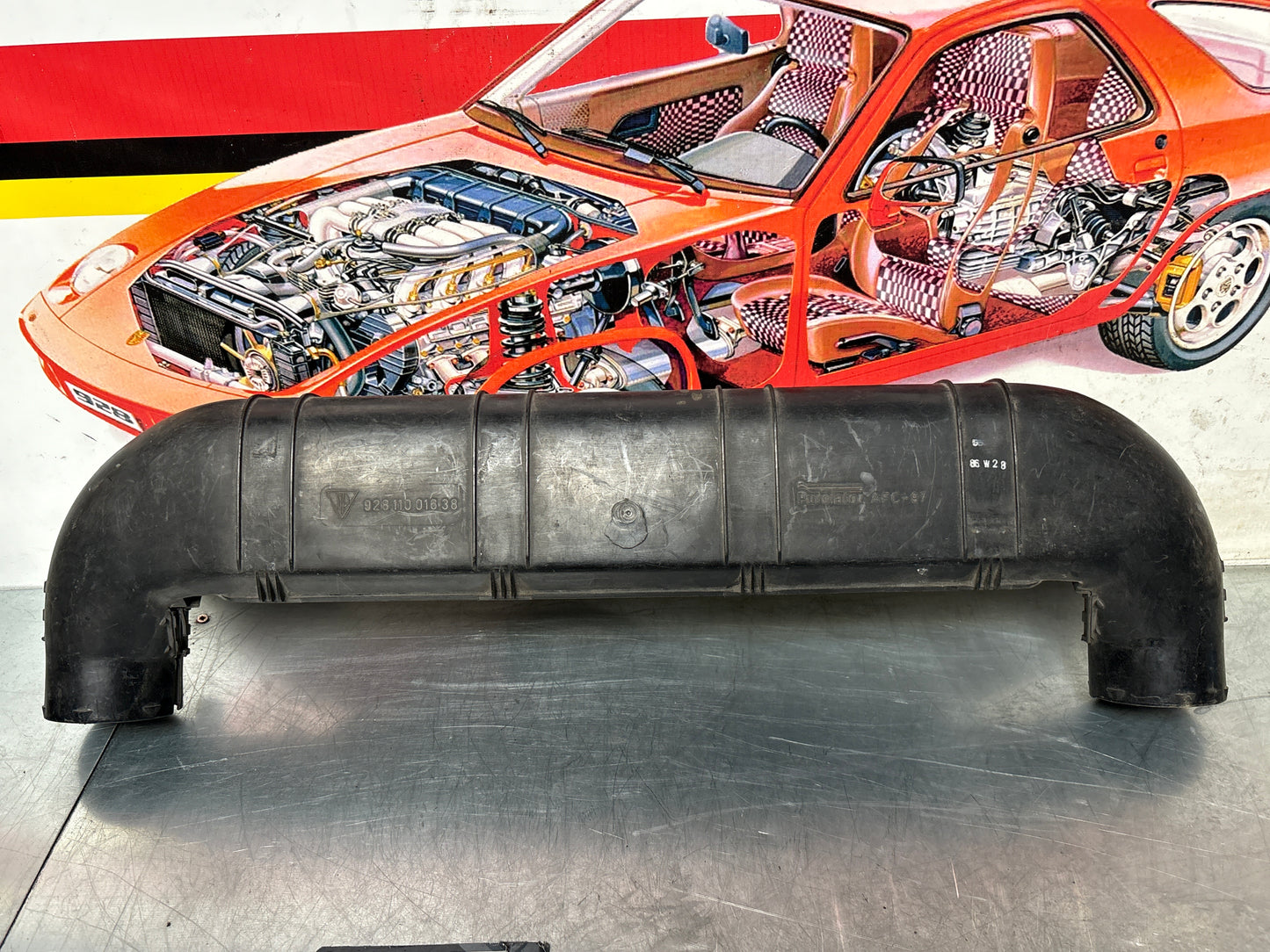 Porsche 928 Air Filter Box top part 92811001638, used