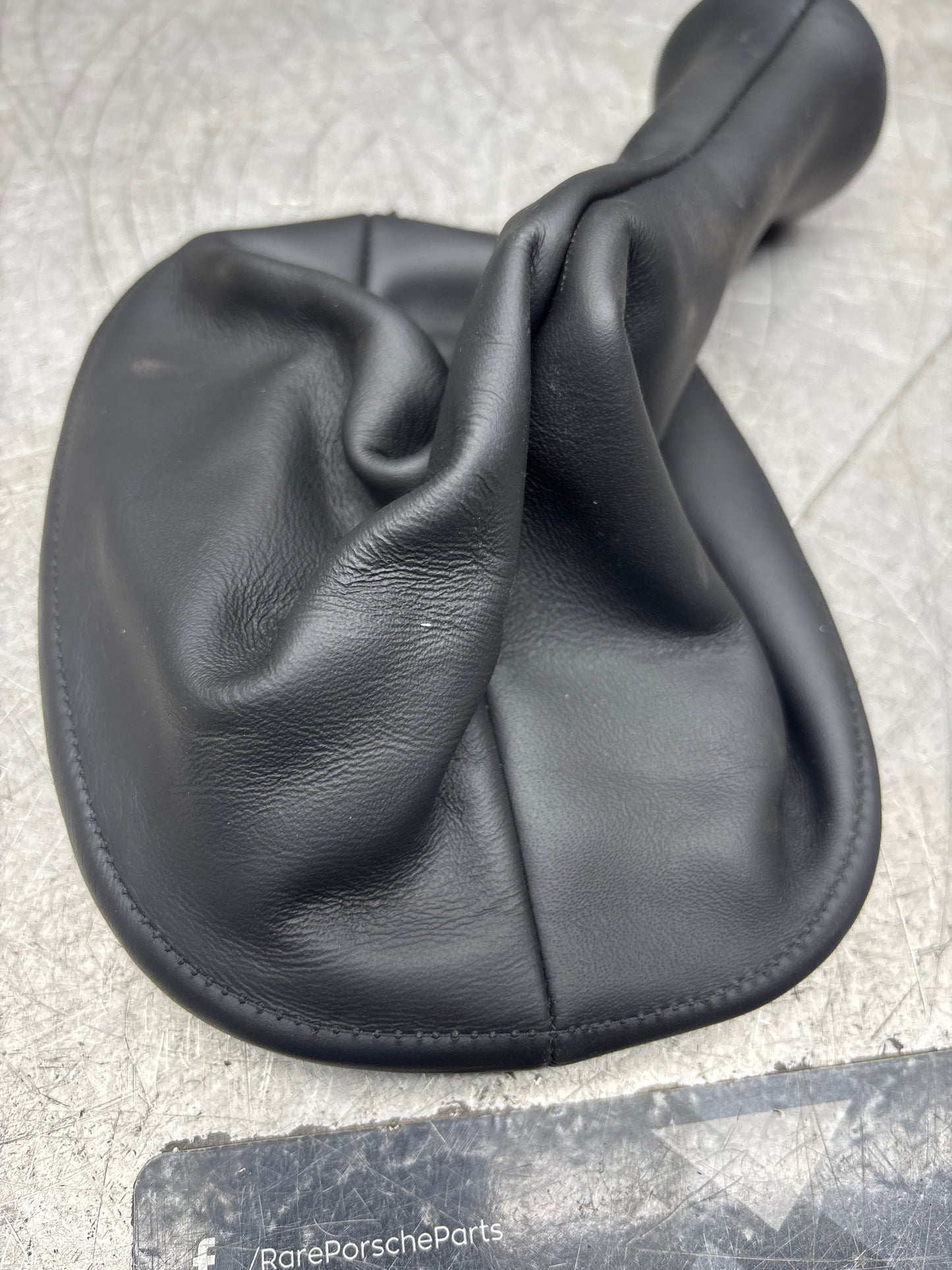 Porsche 924/944 refurbished gear knob and boot, black 94442407500