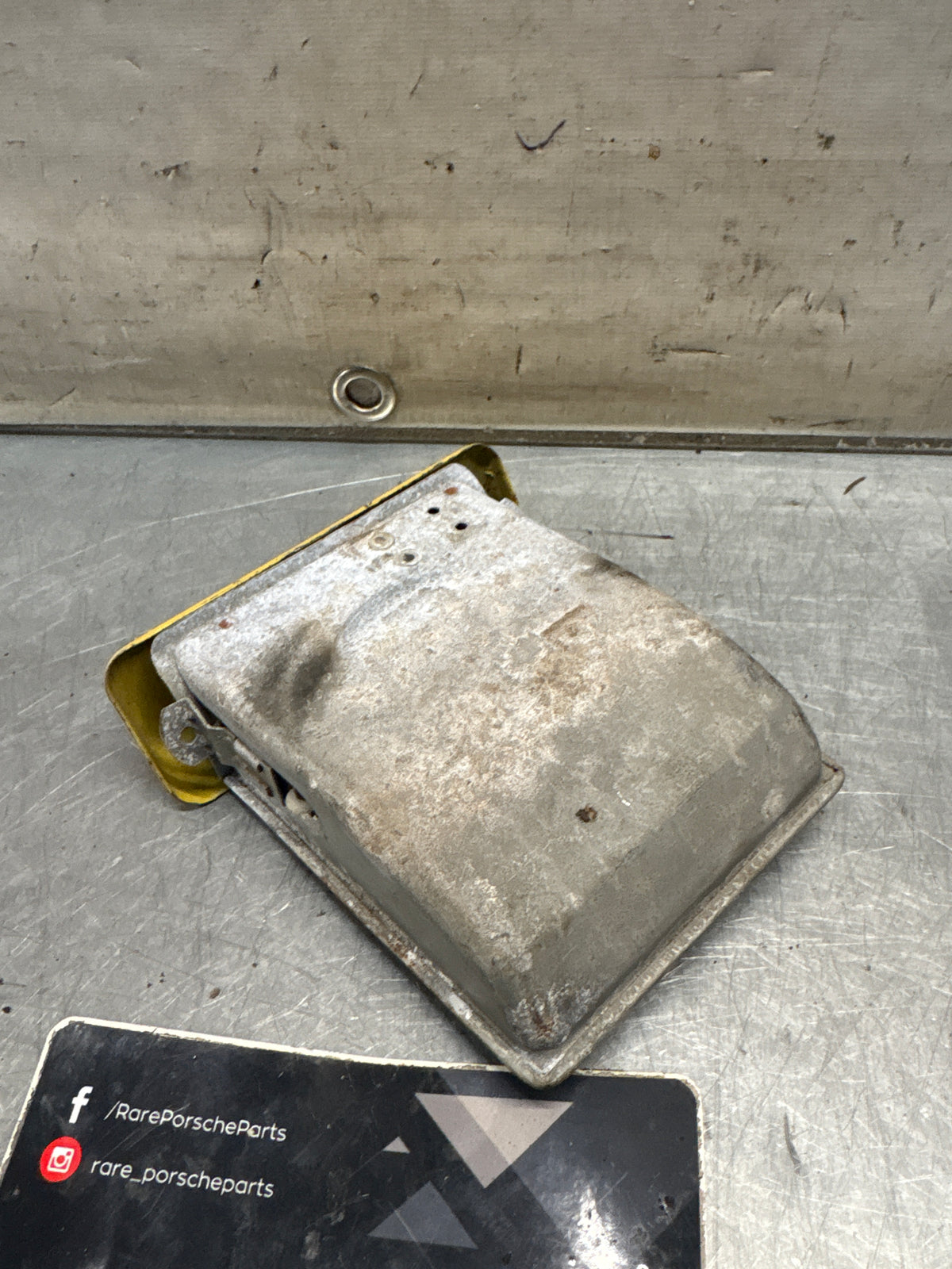 Porsche 914 Ashtray, used 91455207510
