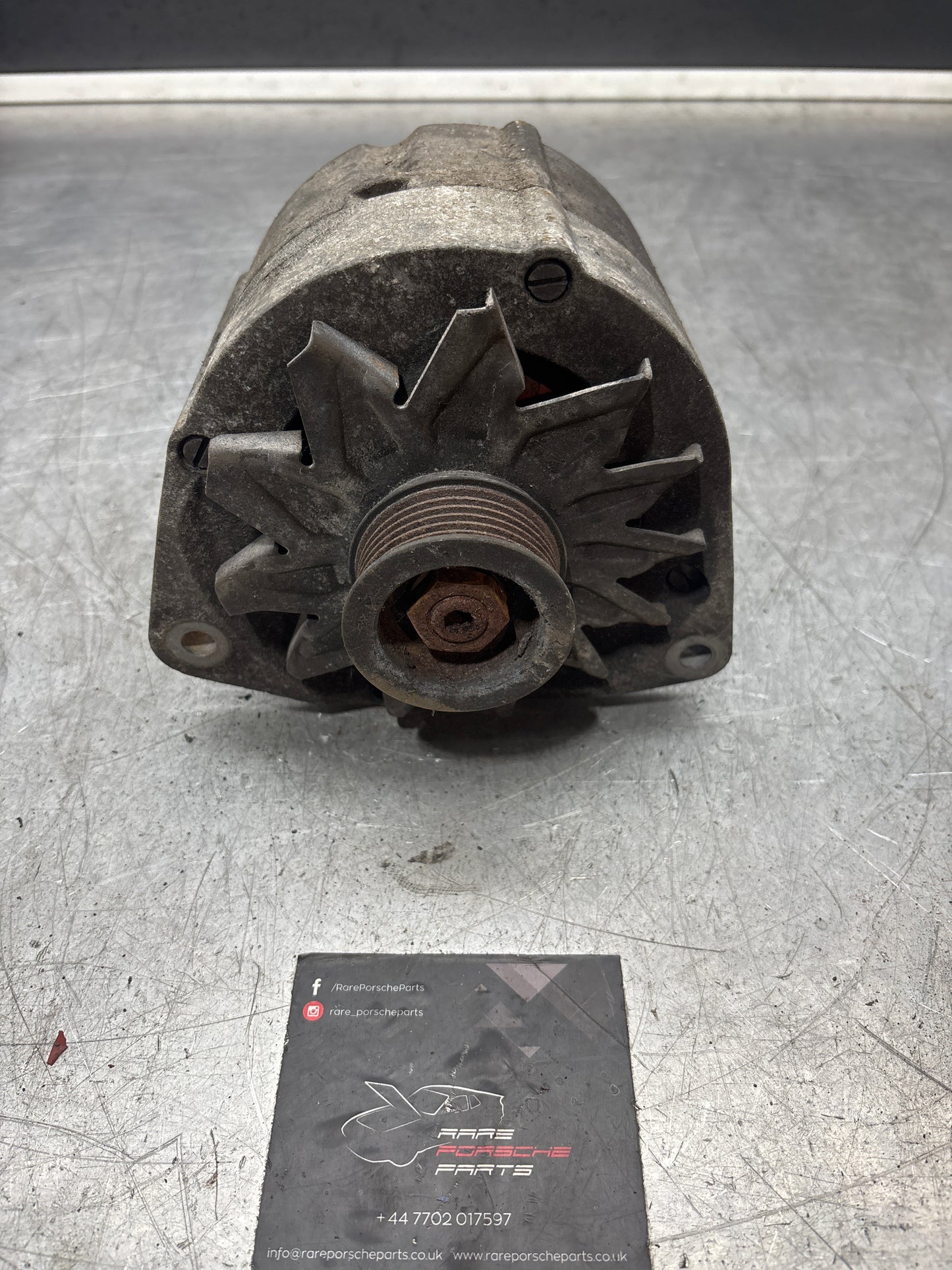 Porsche 944 alternator 1986- 94460301901 / 0120468004, used