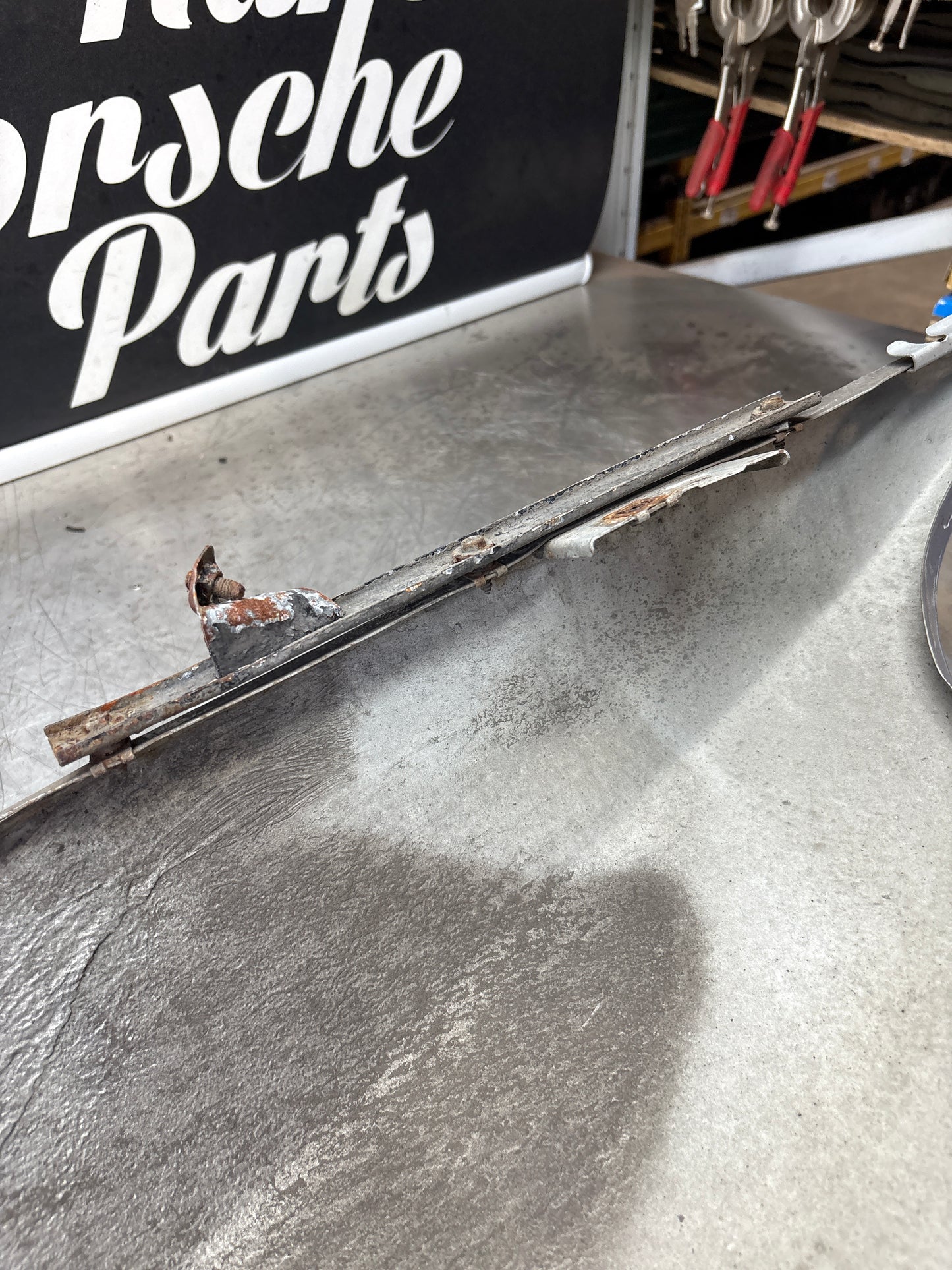 Porsche 968 front right wing, used