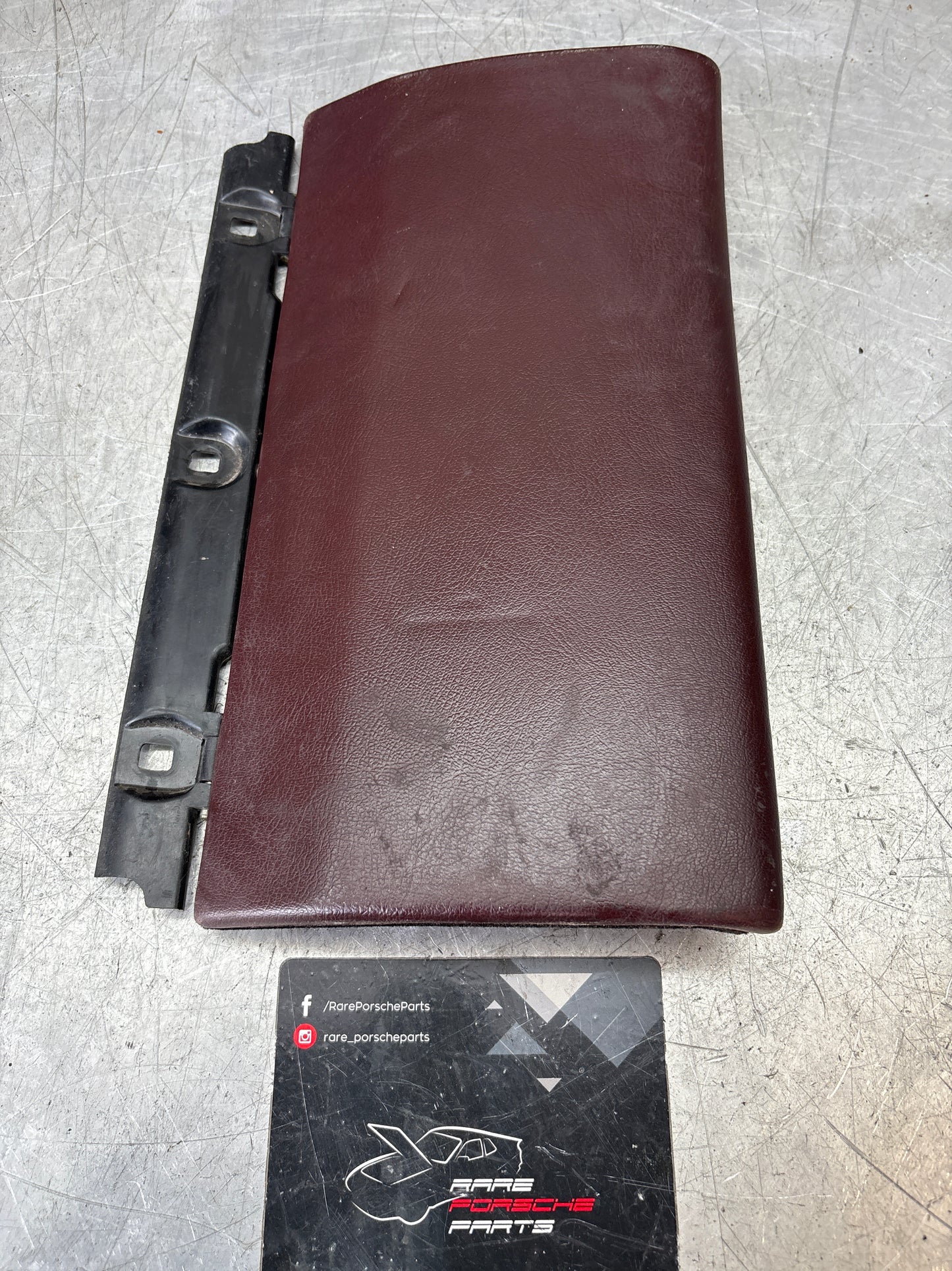 Porsche 944 85-92 glove box lid burgundy used, no catches