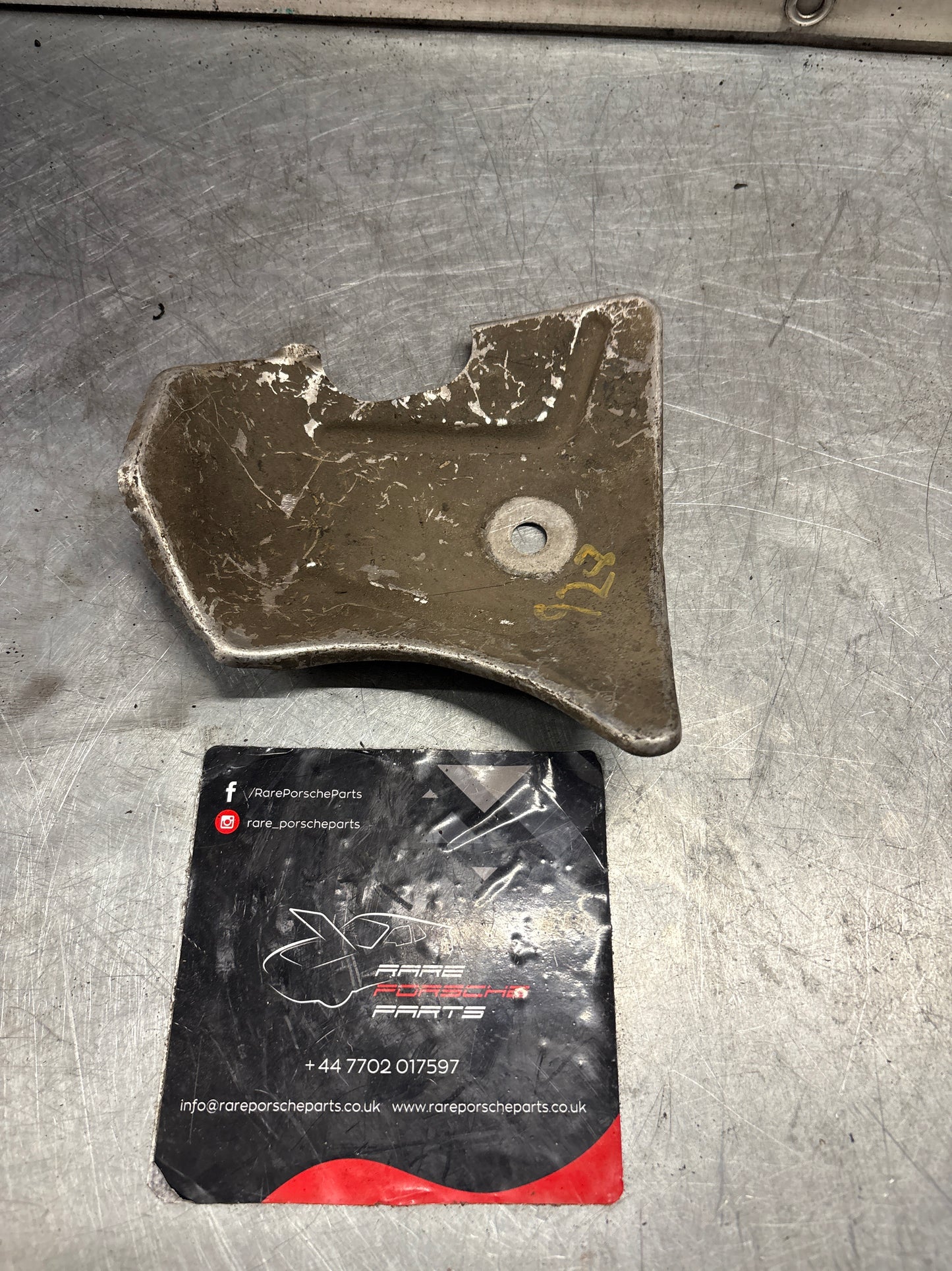 Porsche 928 S4 left side Buffle plates 92834138305. used