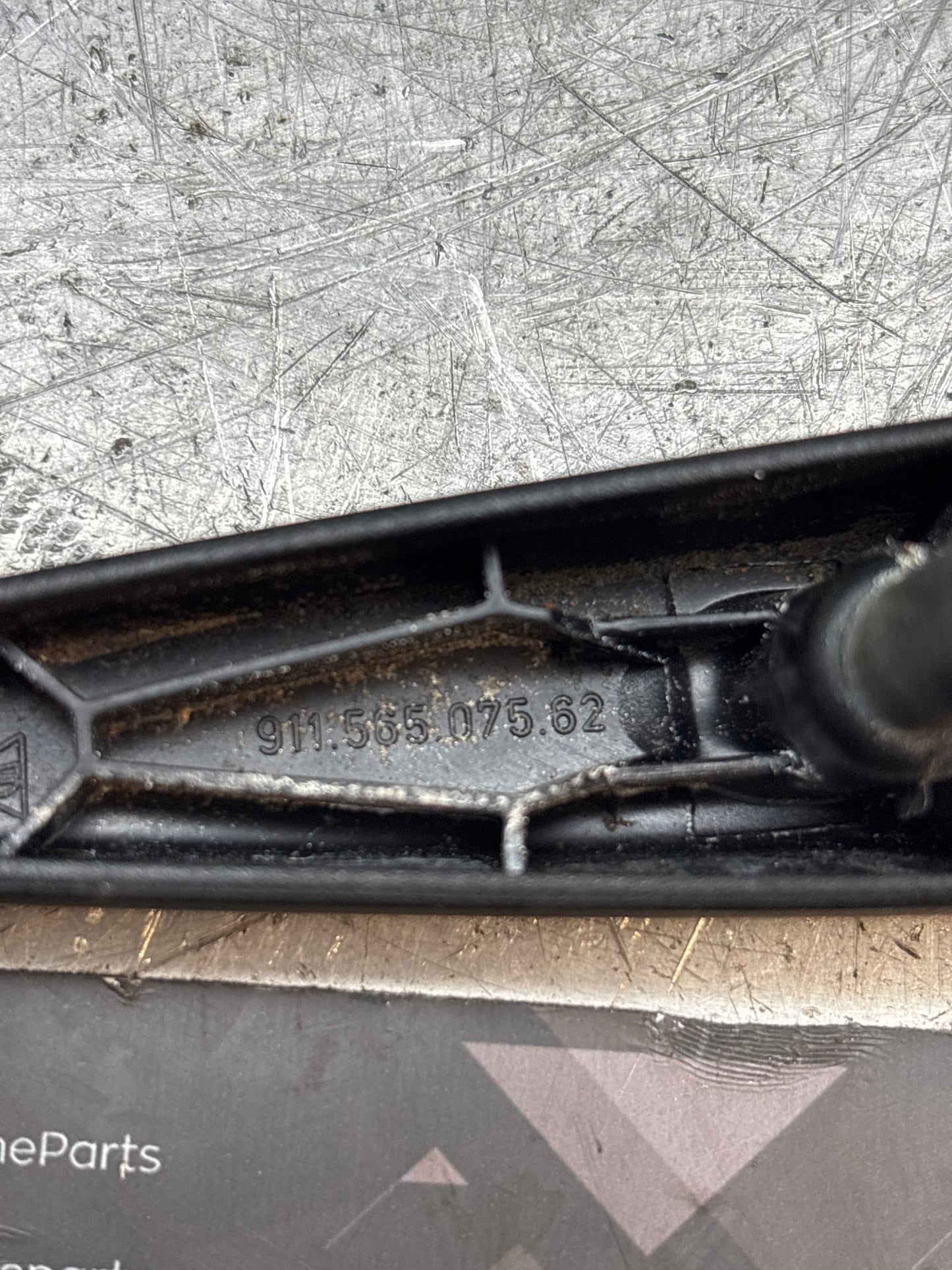 Porsche 911 944 964 968 Cabrio manueller Dachentriegelungsschlüssel 911 565 075 62