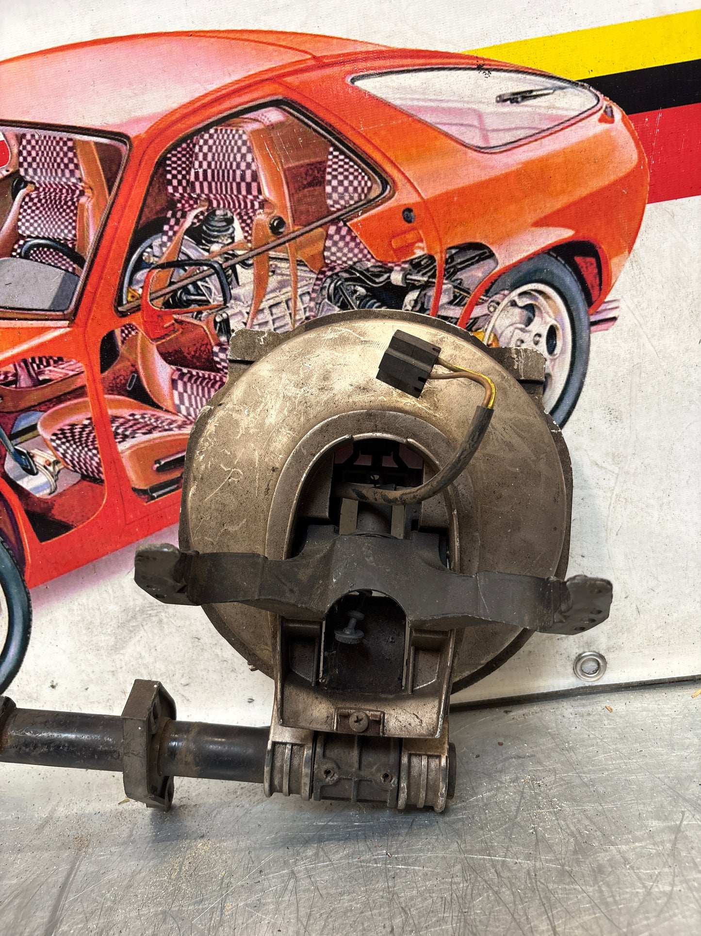 Porsche 928 right headlight swivel frame 92875024902 92875024302 used