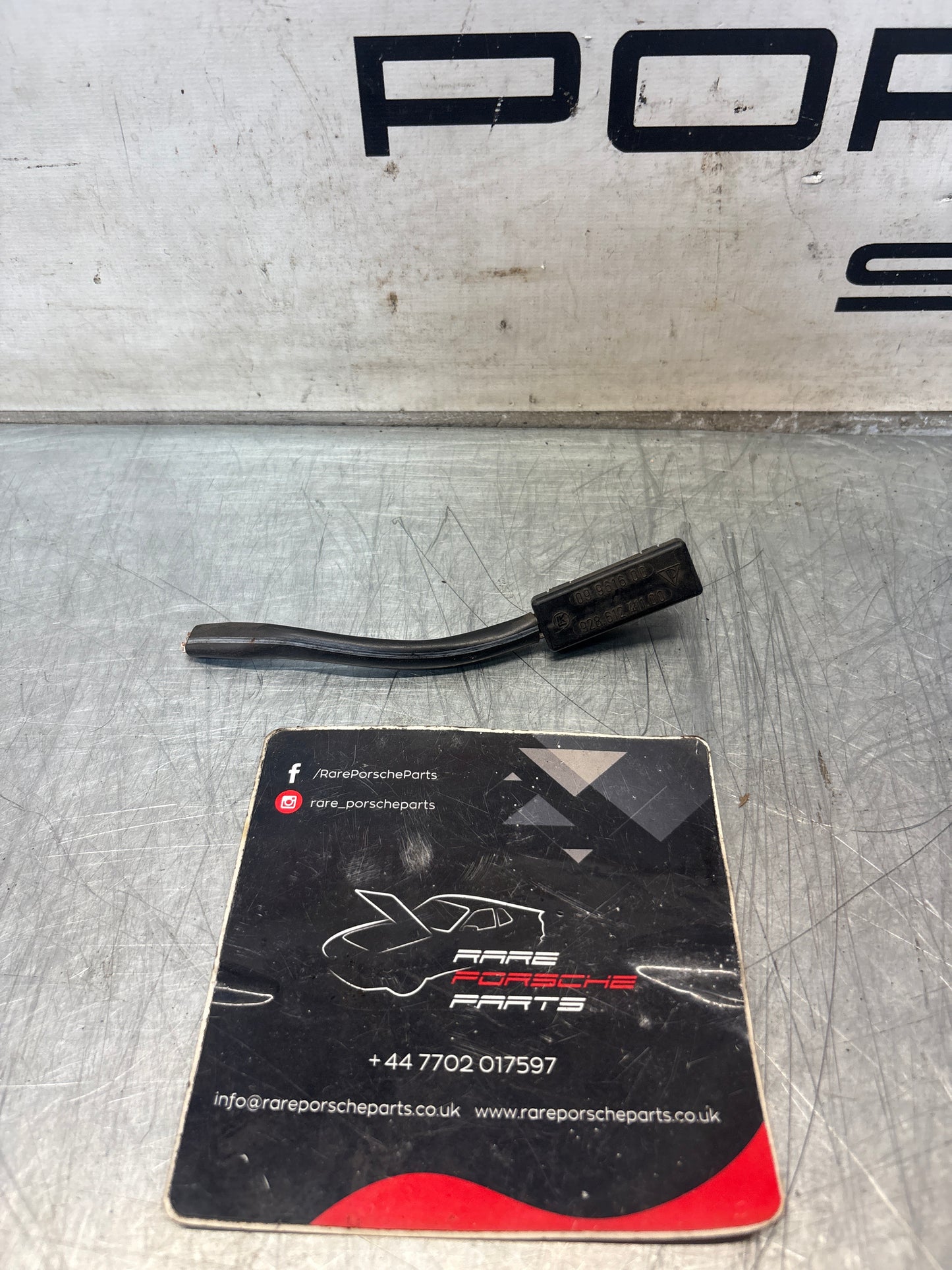 Porsche 928 dashboard connector harness, used 92861241100