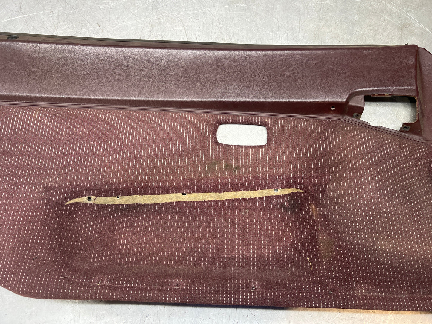 Porsche 944 left burgundy pinstripe door card for late cars from 85.5 944555017