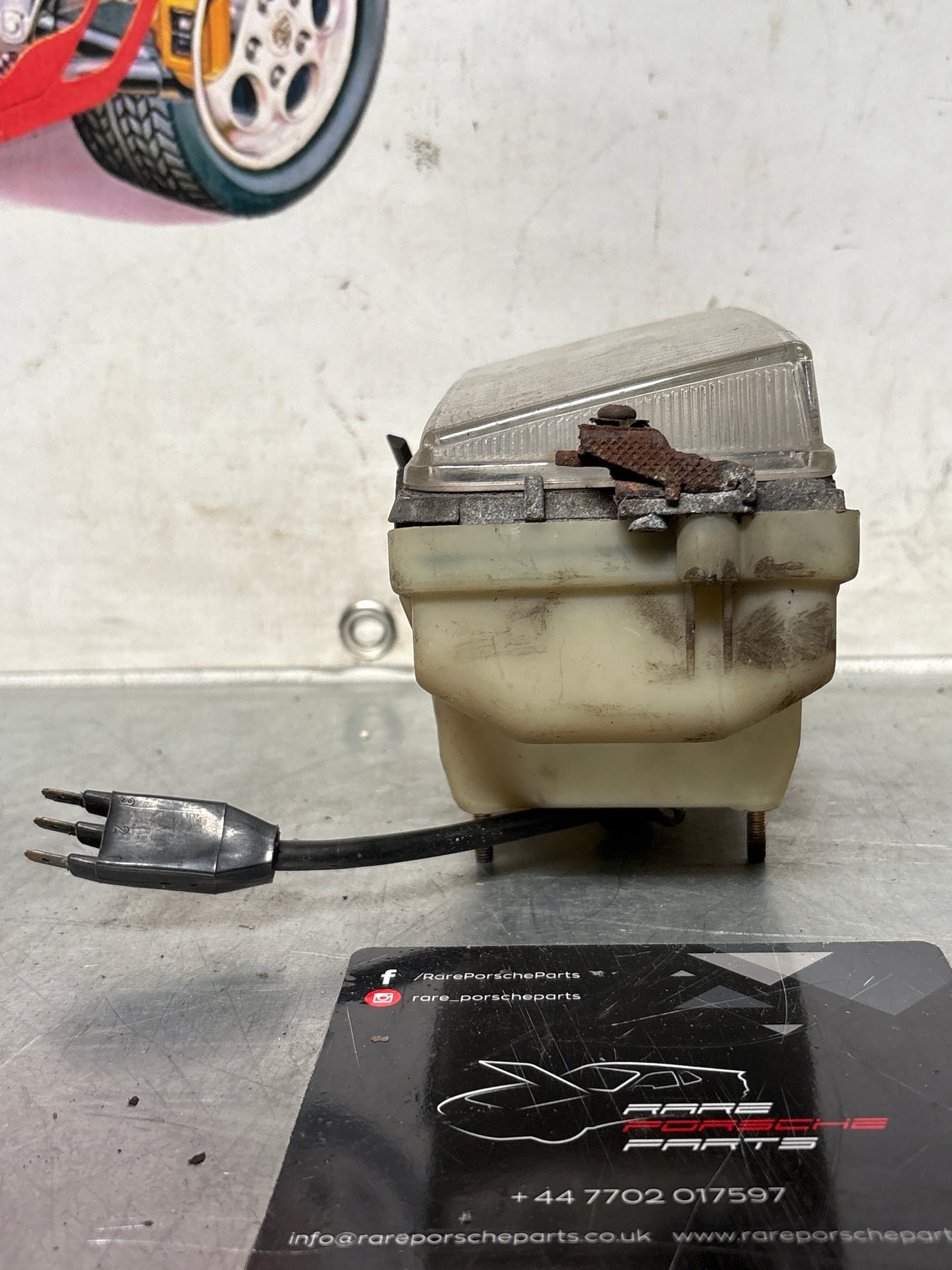 Porsche 928 High Beam Light Passenger Side, used 92863141401 / 0305401001