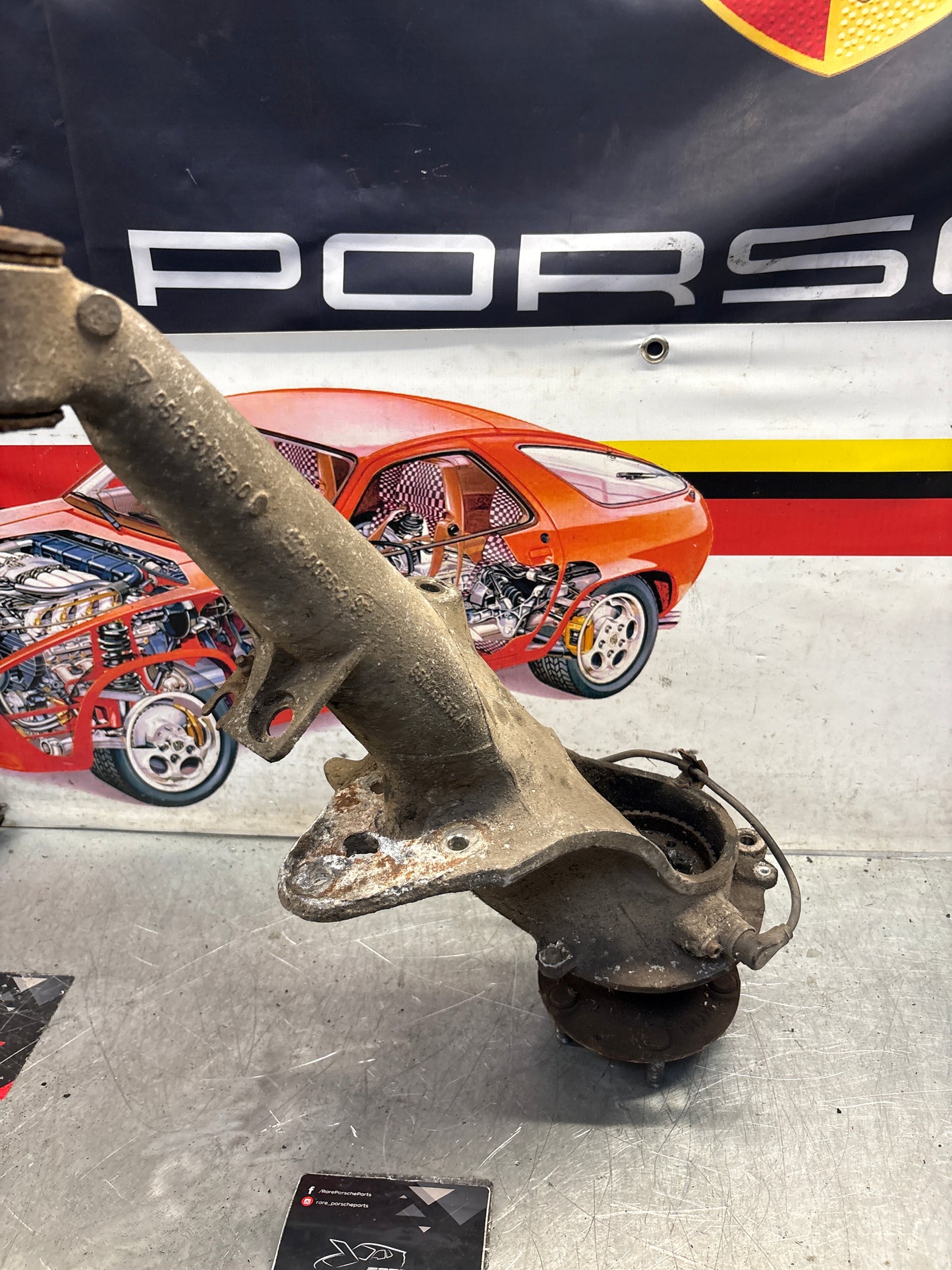 Porsche 944 alloy rear left trailing arm, used 95133151305 / 9513315134R used, with hubs