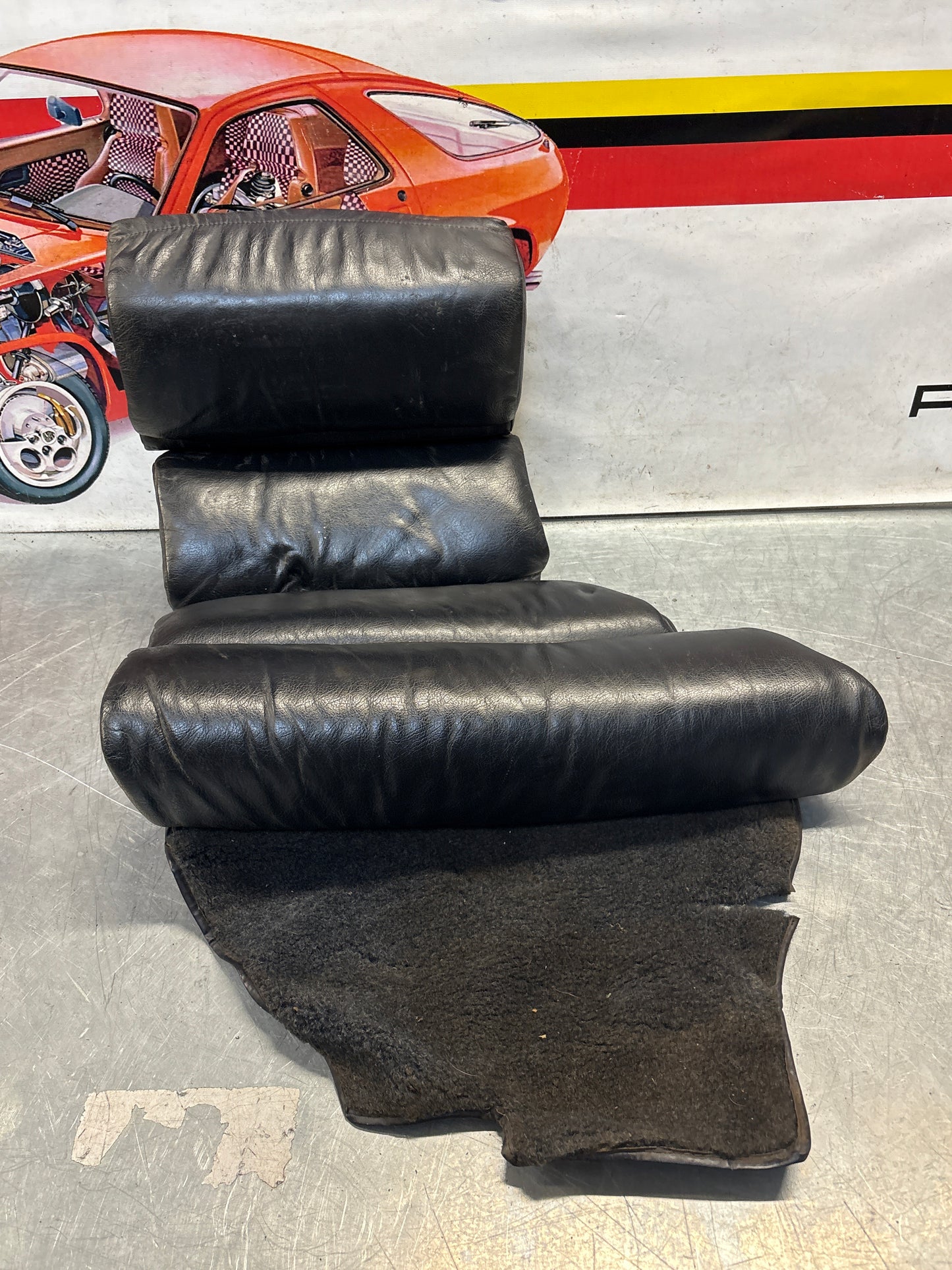 Porsche 928 rear left seat and center + upper cushion, used, black 92852205951 / 92852208751 / 92852204550