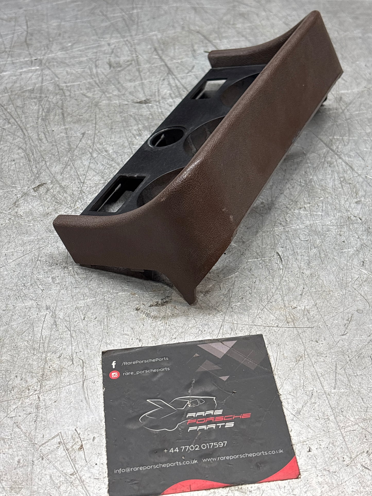 Porsche 924 centre console clock/gauge mounting panel in Brown/black 477857977C