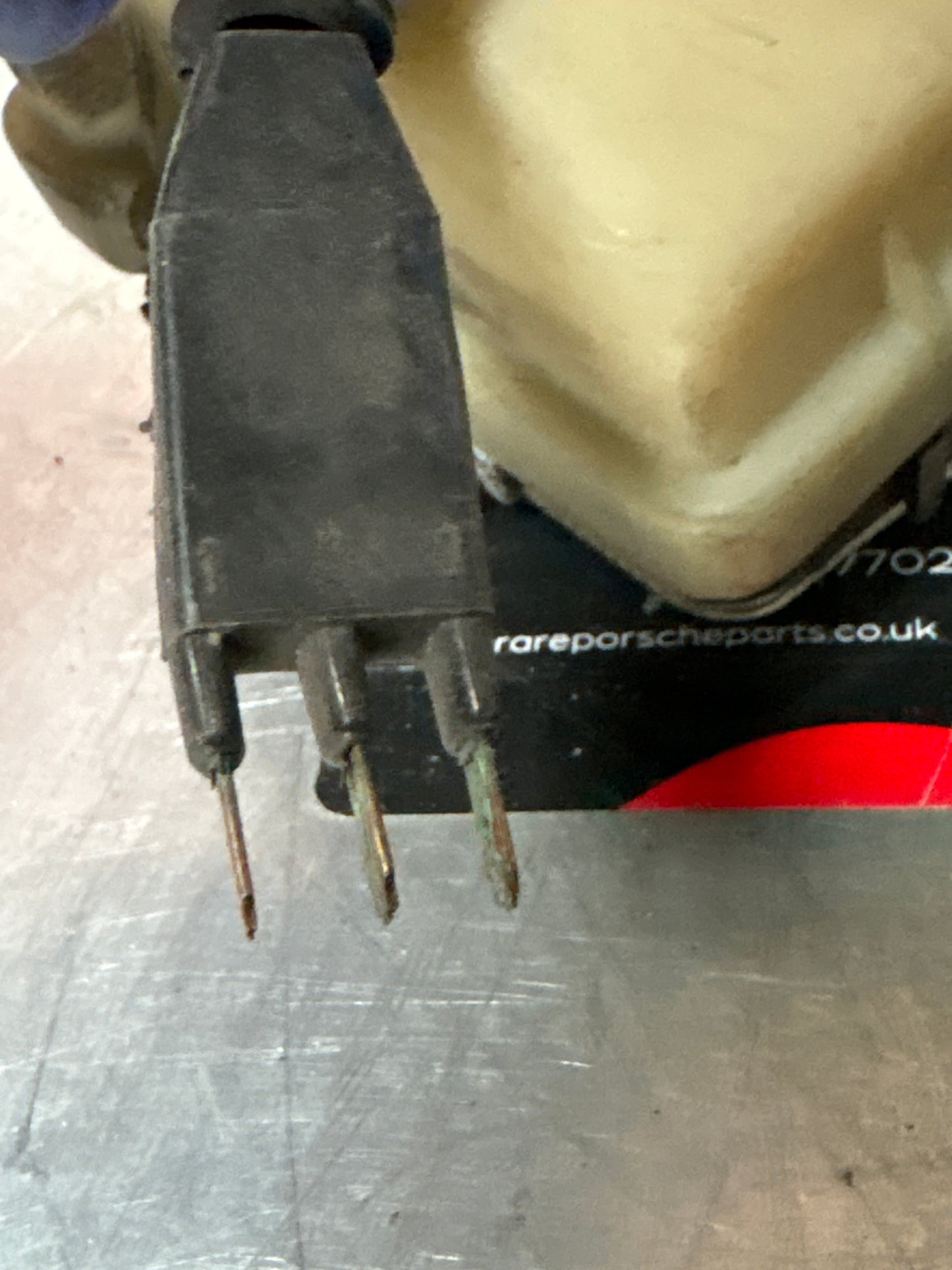 Porsche 928 High Beam Light Passenger Side, used 92863141401 / 0305401001