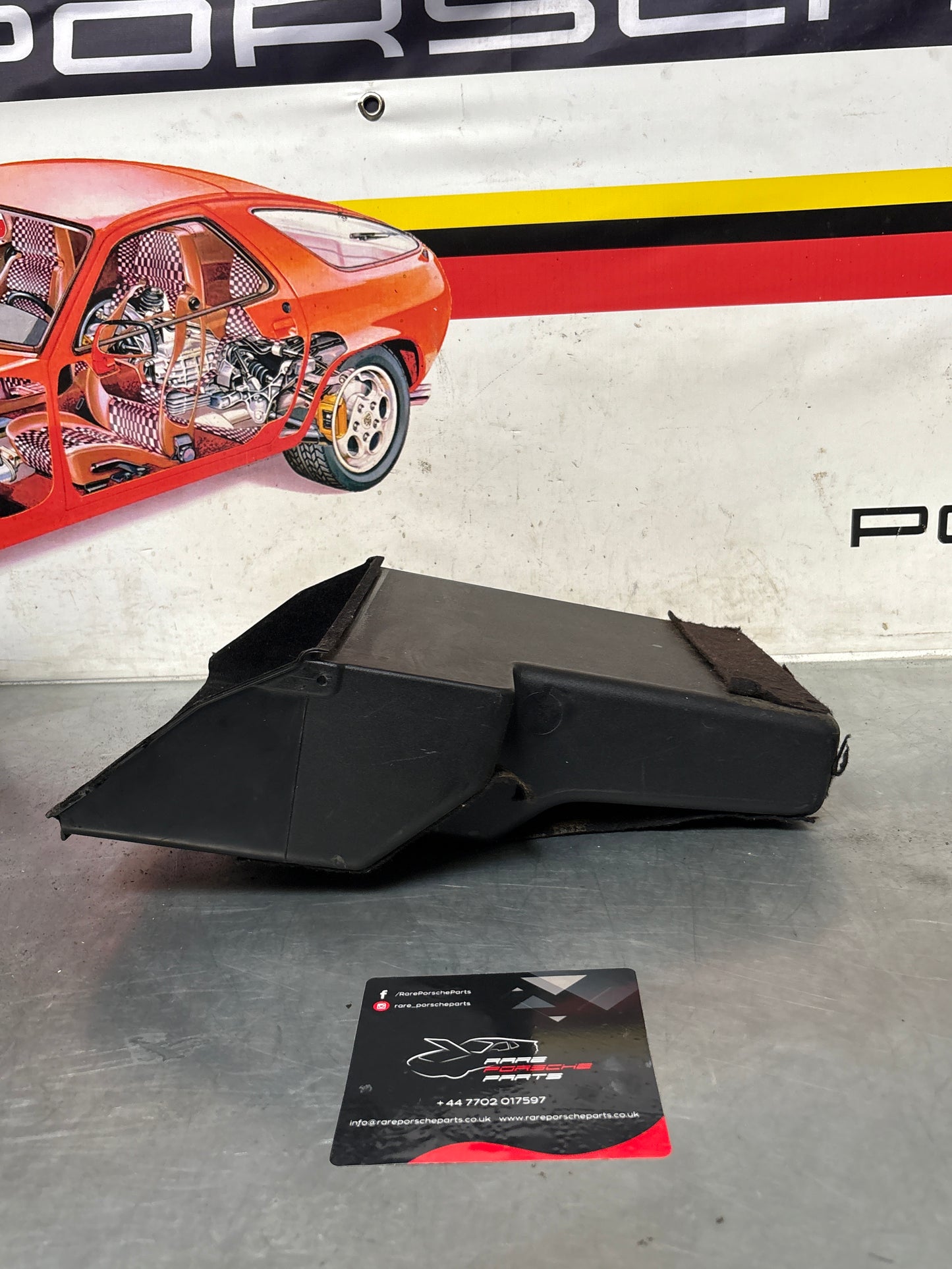 Vano portaoggetti Porsche 944, da 85.5 94455204900 Auto con guida a sinistra