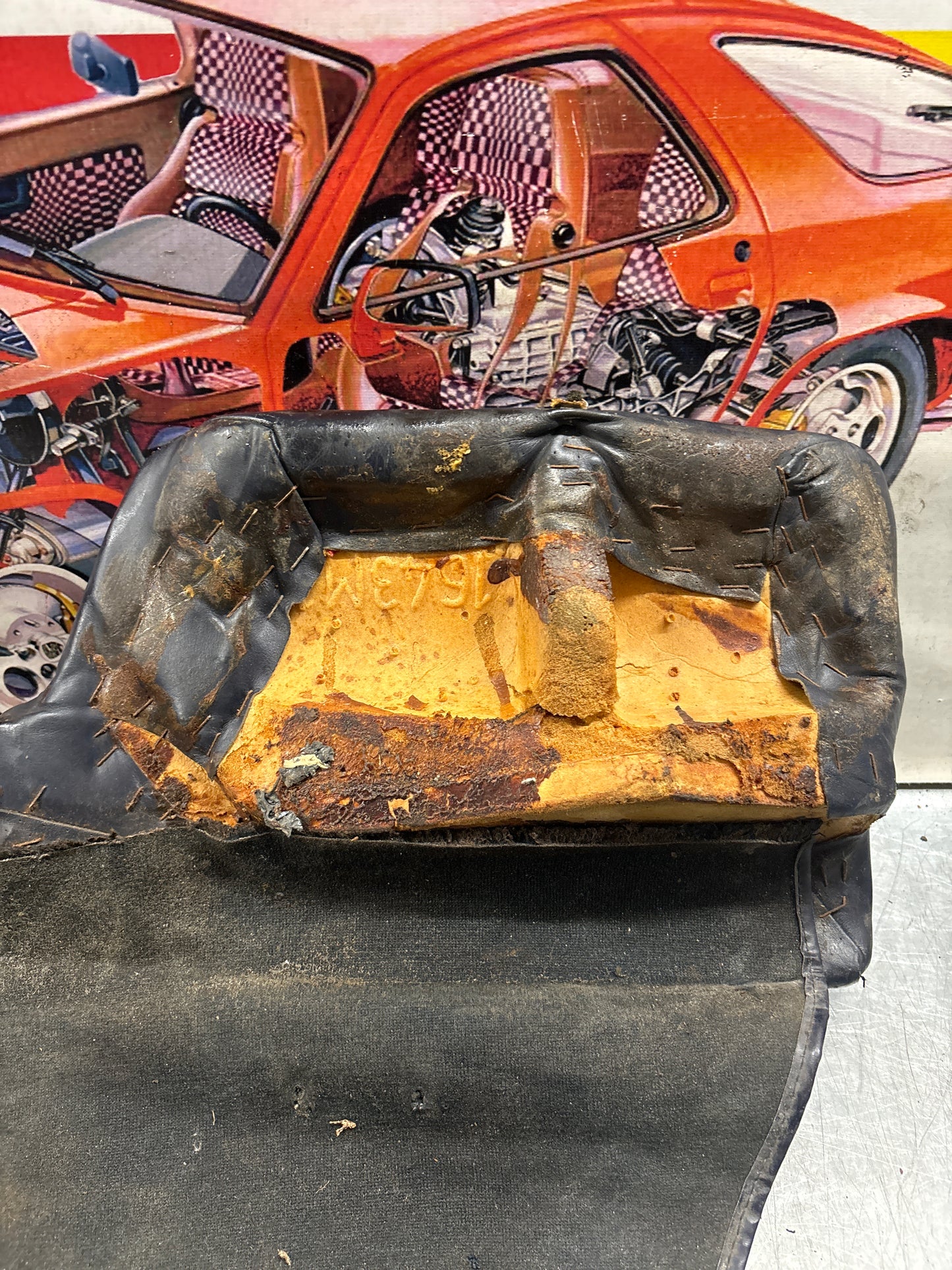 Porsche 928 rear left seat cushion, blue , leather, used 92852205951