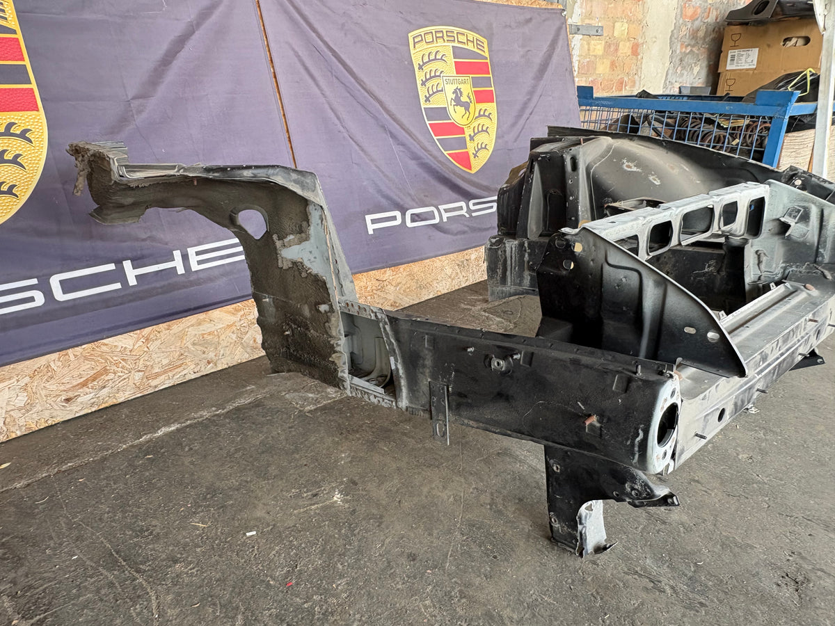 Porsche 944 Front end section cut