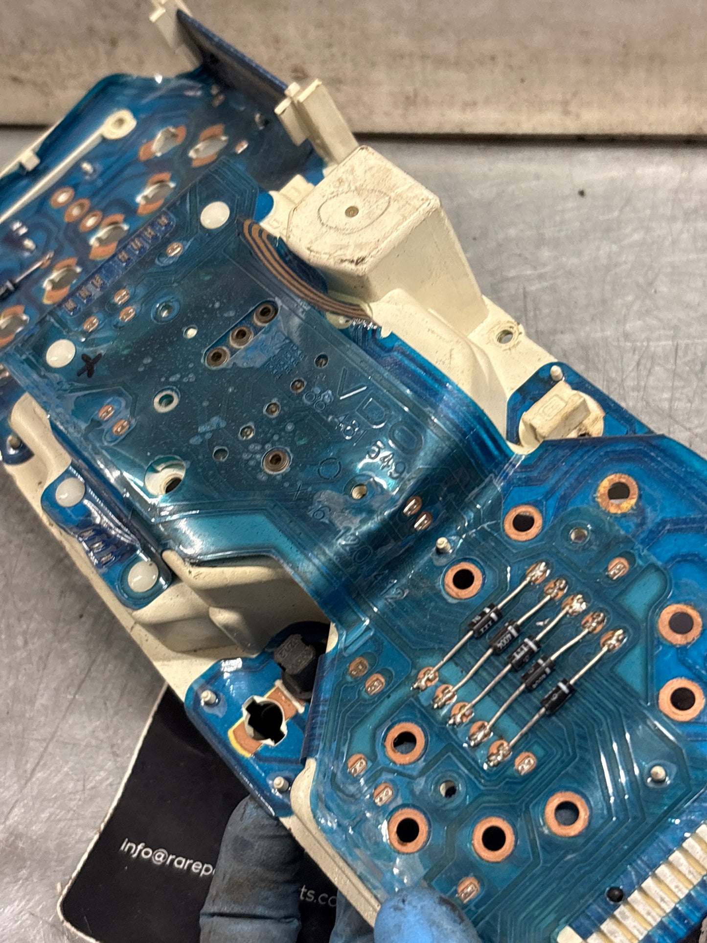 Porsche 928 instrument cluster circiut board, used VDO number: X16-1208412 / 88 481 549