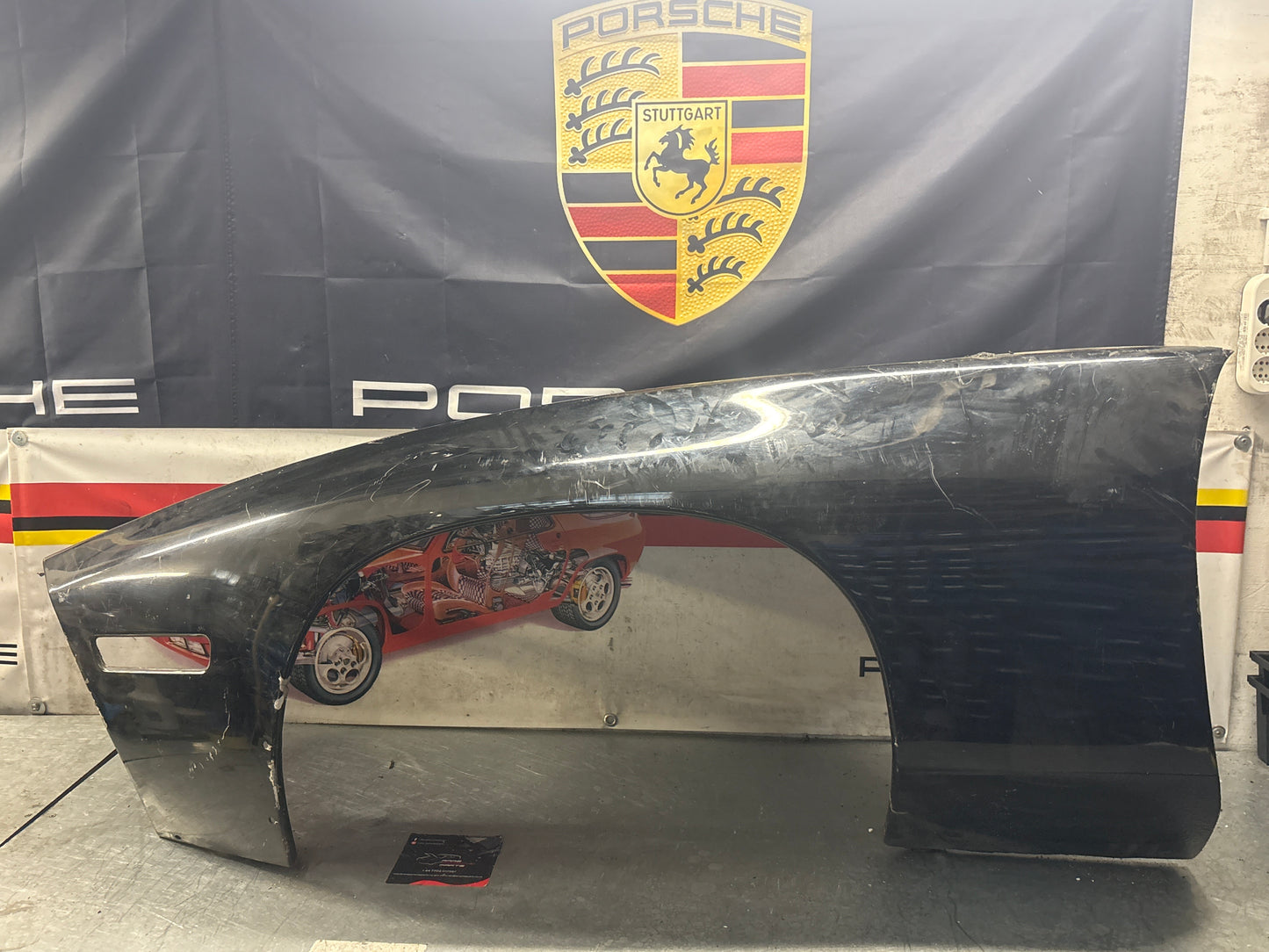 Porsche 928 -87 front left wing, 92850301103 used