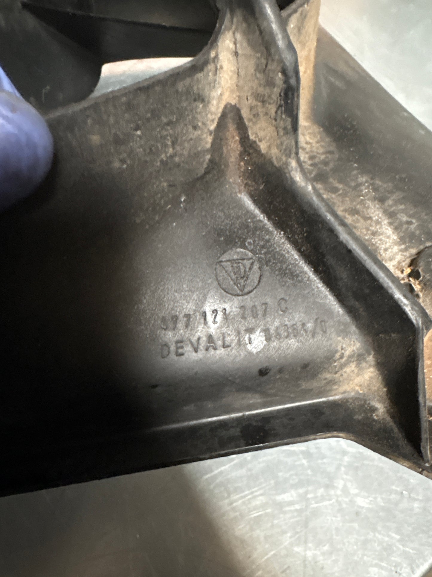 Porsche 924 2.0 NA / 924 Turbo ventola del radiatore di raffreddamento usata con cornice 477121207C usata