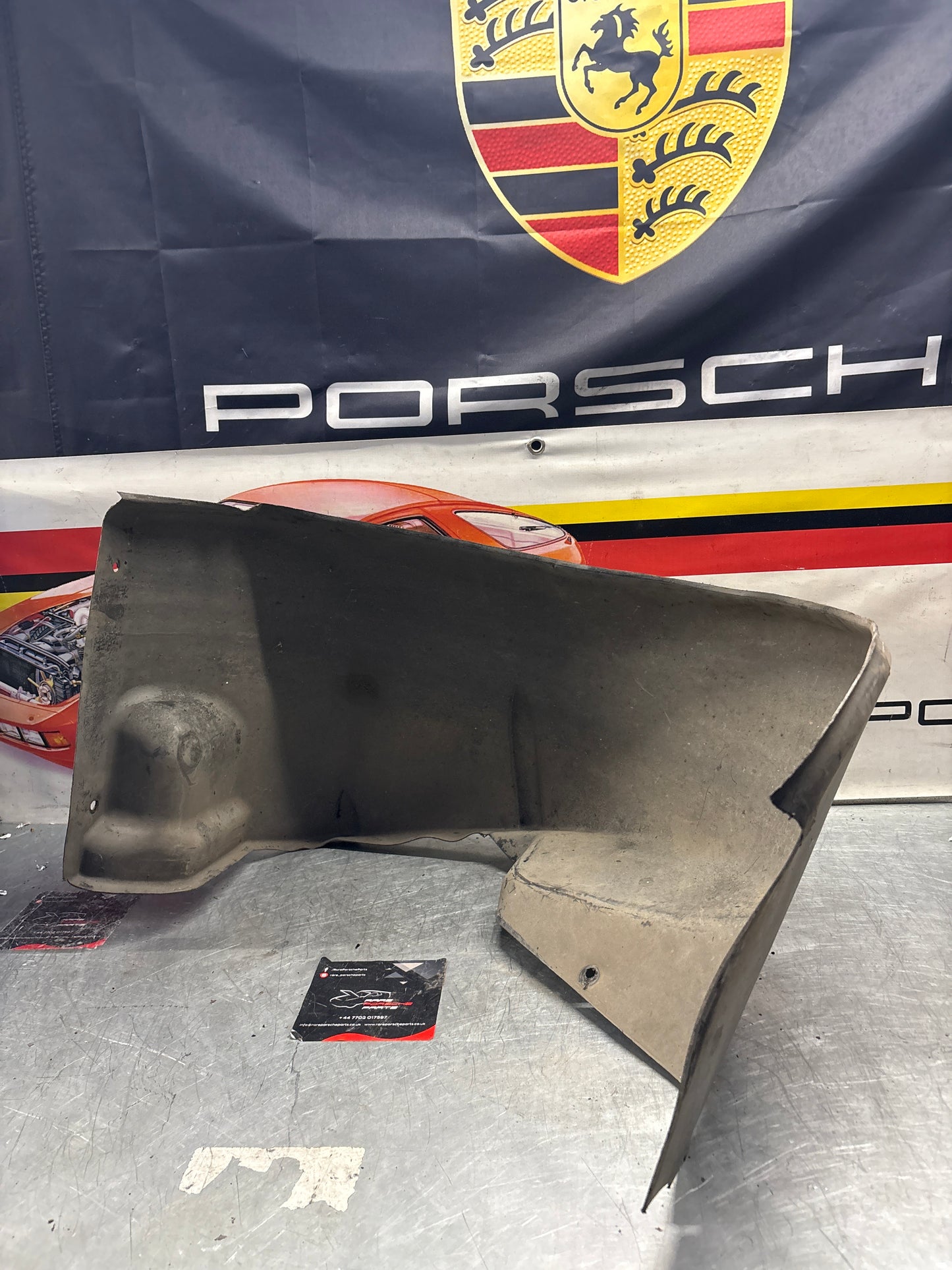 Porsche 928 wheel arch liner Left 92850438105 Used