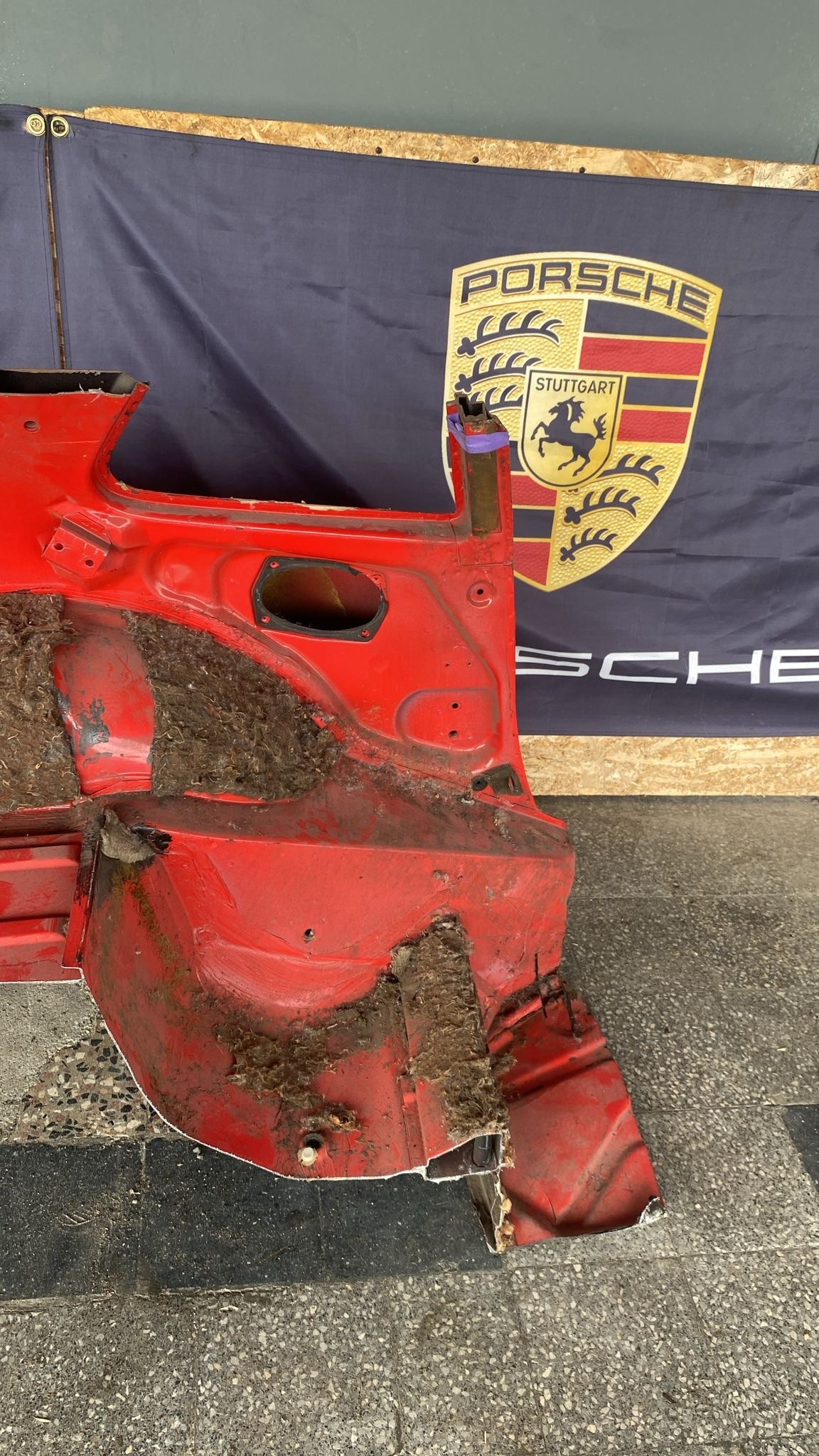 Porsche 944 left side cut, rear fender, 94450390303