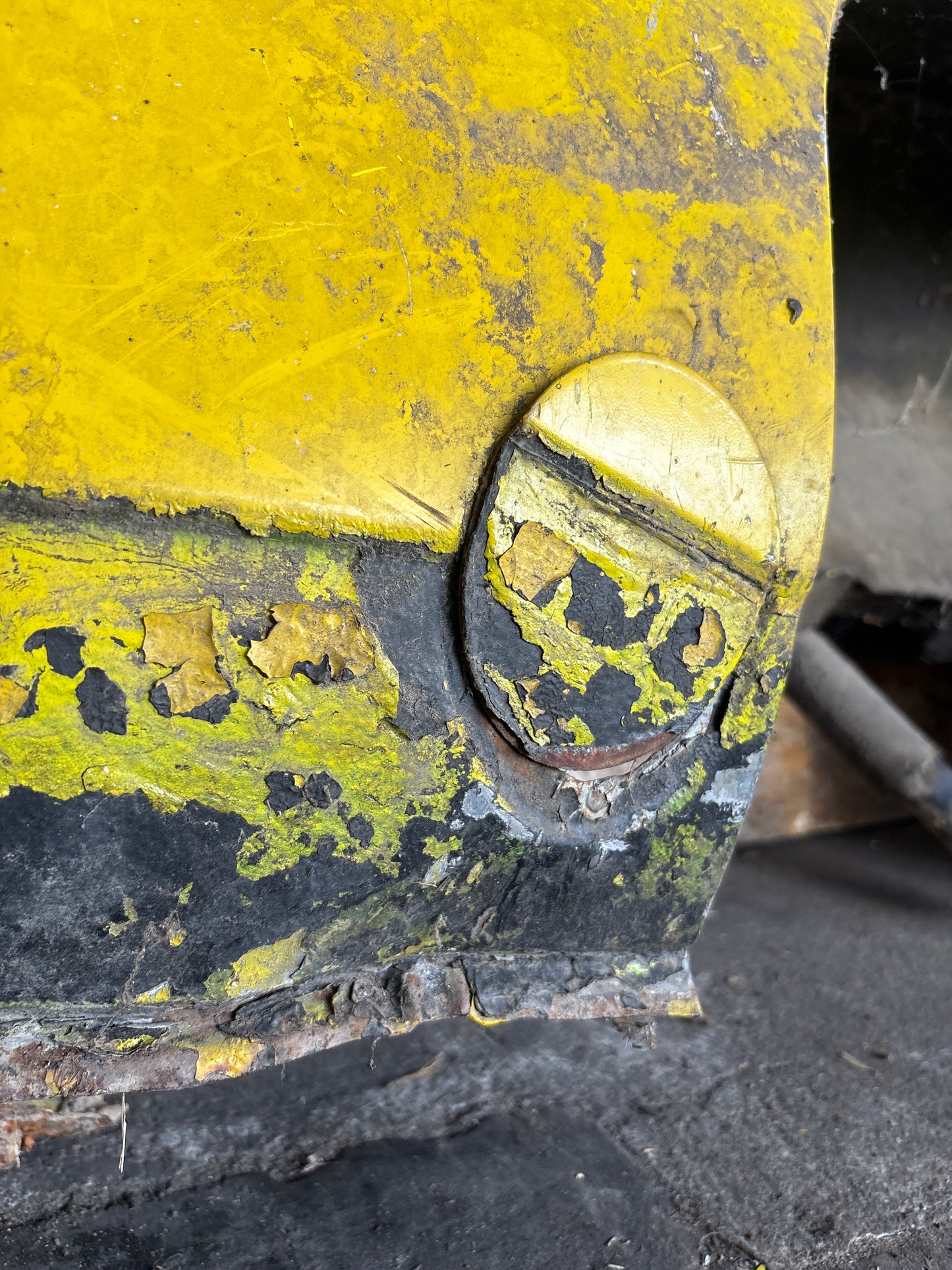 Porsche 924 1976-79 left side cut, rear fender 477809843